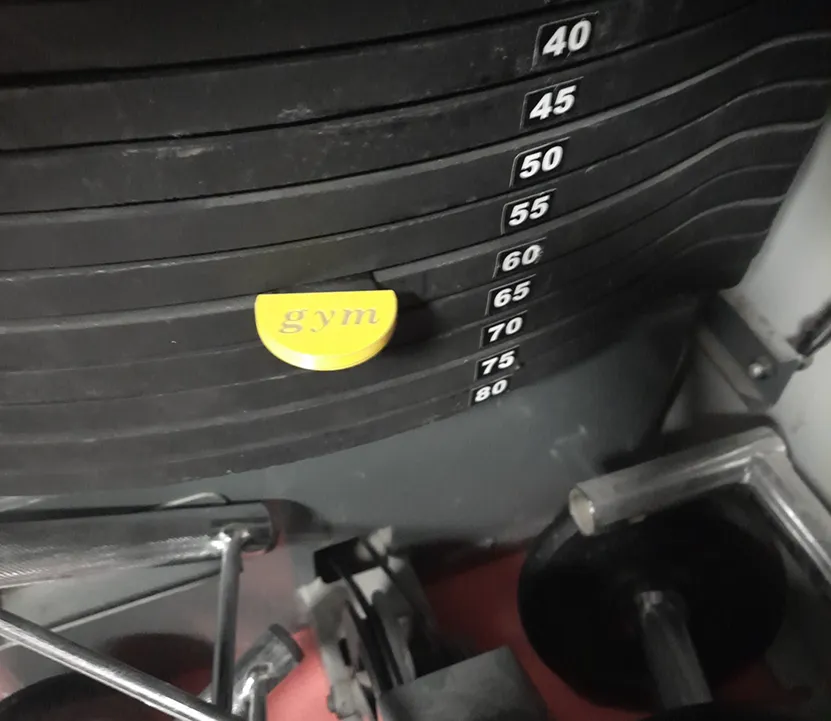 Bệ chặn chân sắt cho máy tập tạ