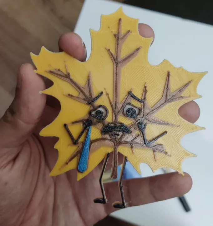 Lá phong khóc với sắc thái cảm xúc độc đáo