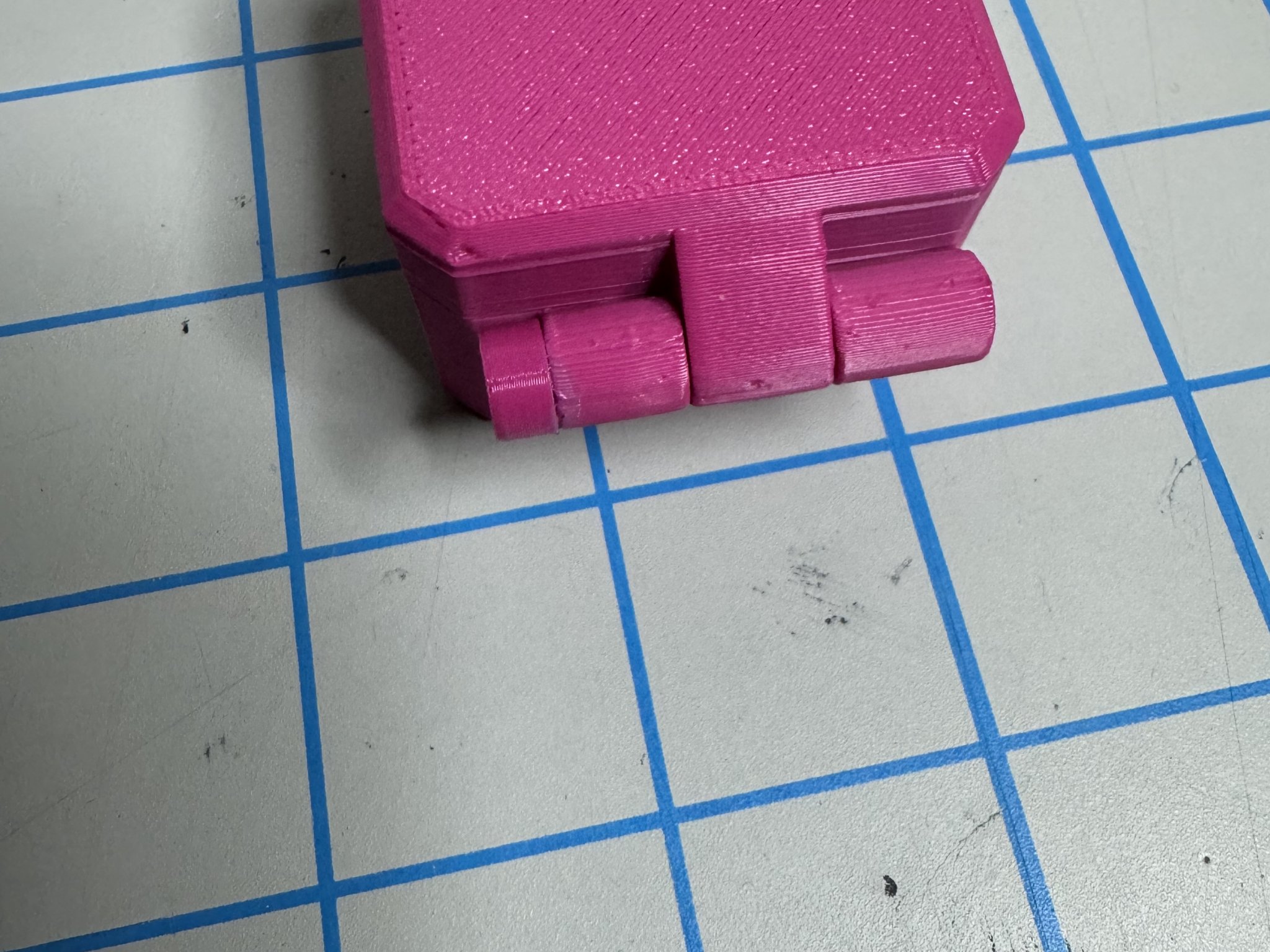 **Chốt bản lề cho hộp của Fred The Frog**