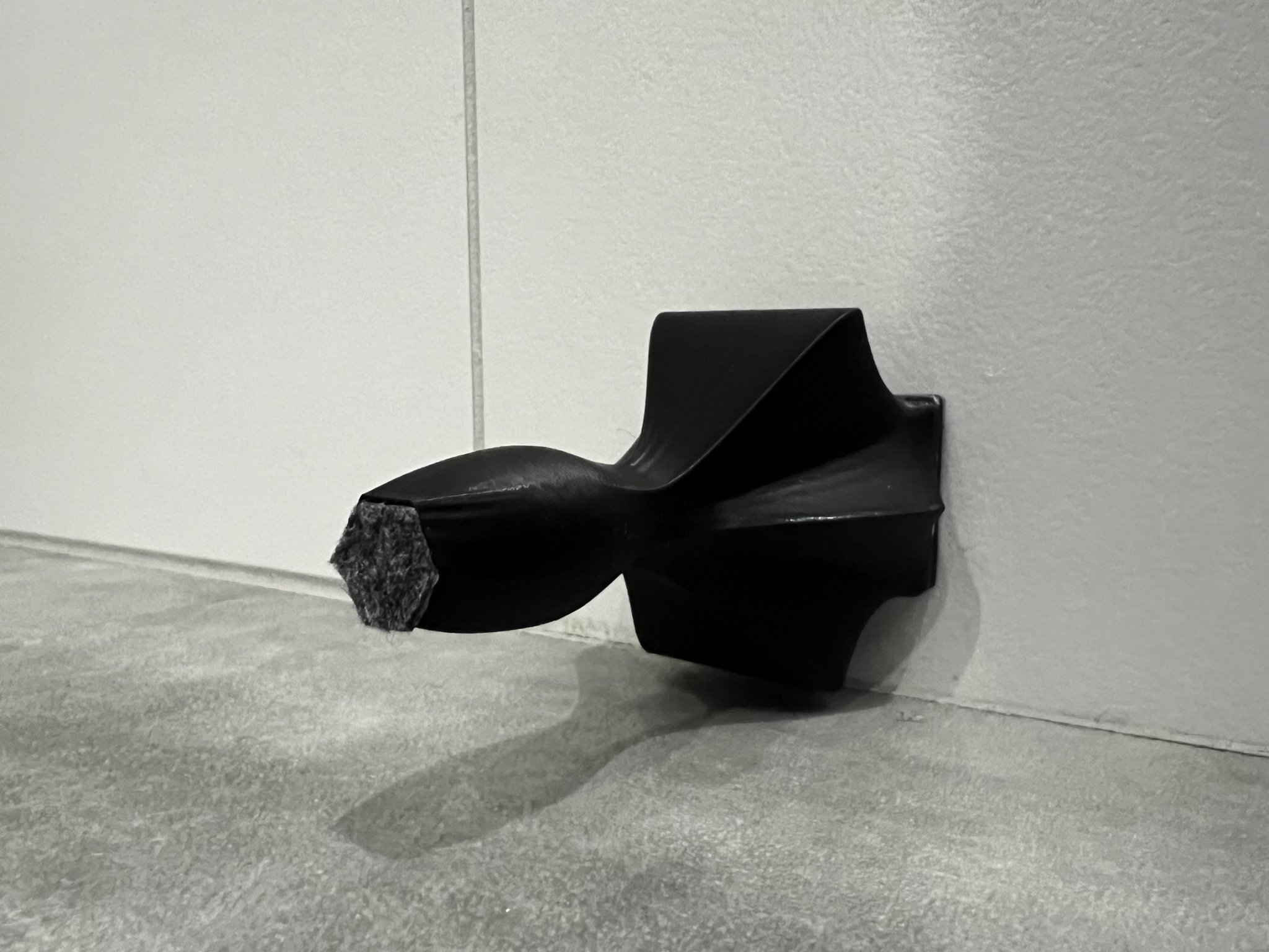 Giá đỡ cửa thiết kế độc đáo bằng Fusion 360