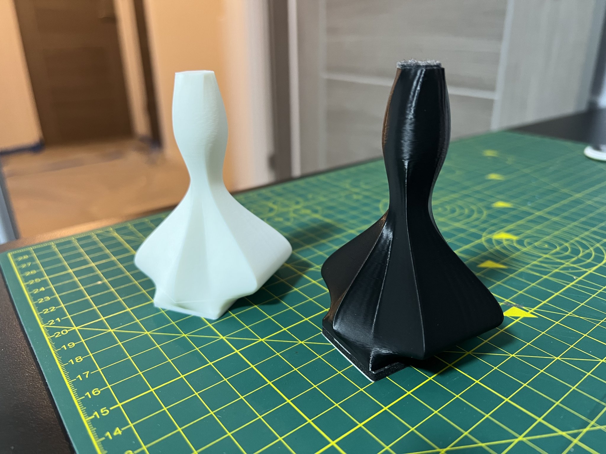 Giá đỡ cửa thiết kế độc đáo bằng Fusion 360