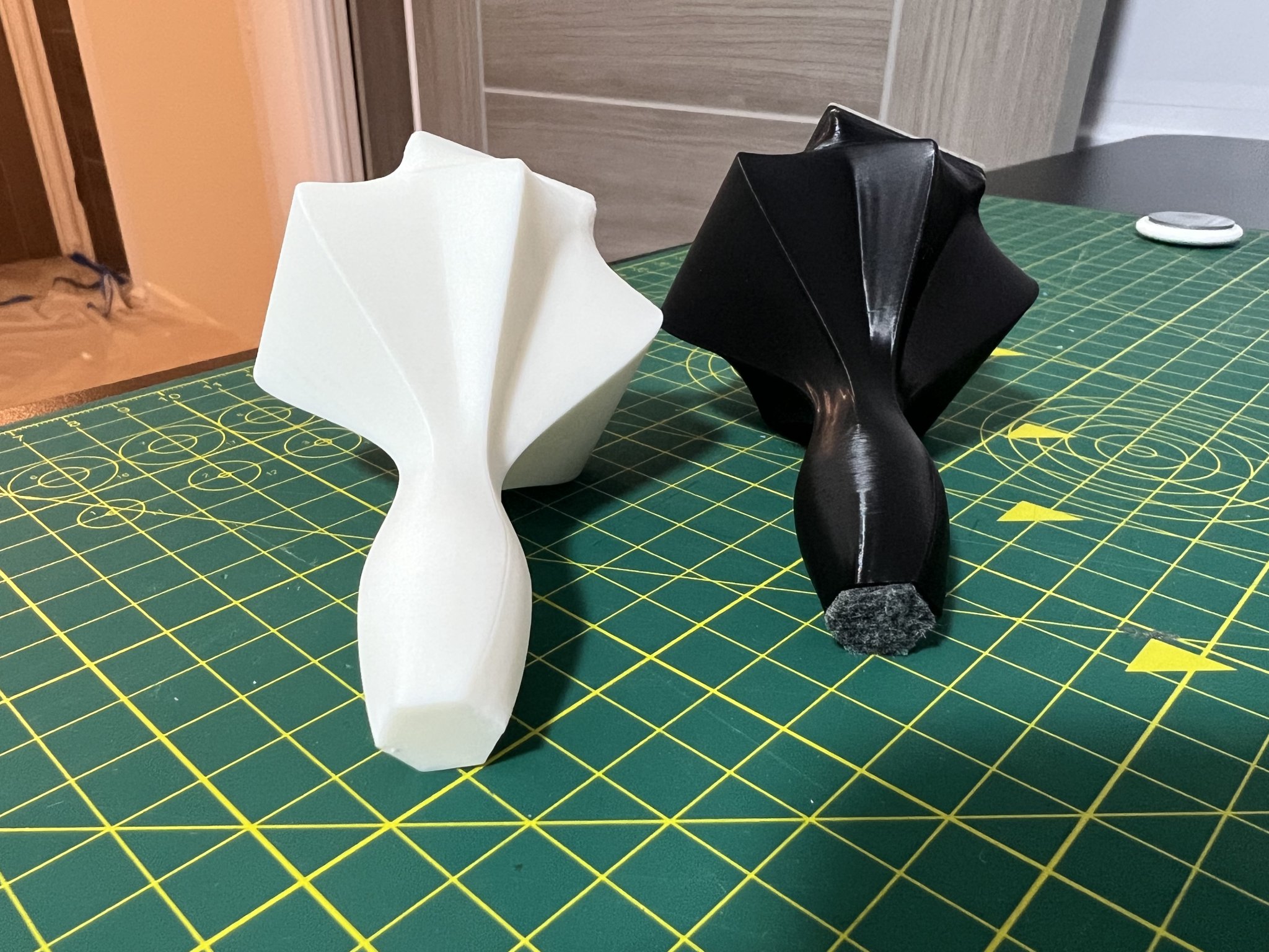 Giá đỡ cửa thiết kế độc đáo bằng Fusion 360