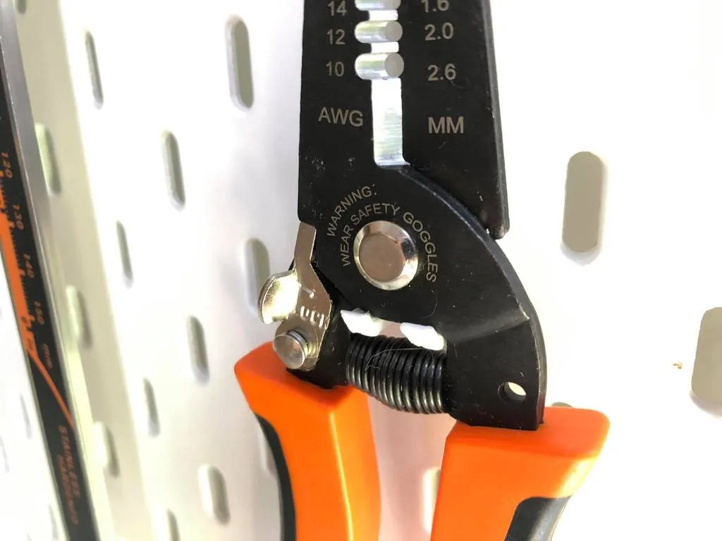 Giá đỡ dụng cụ tước dây cho bảng treo IKEA Skadis