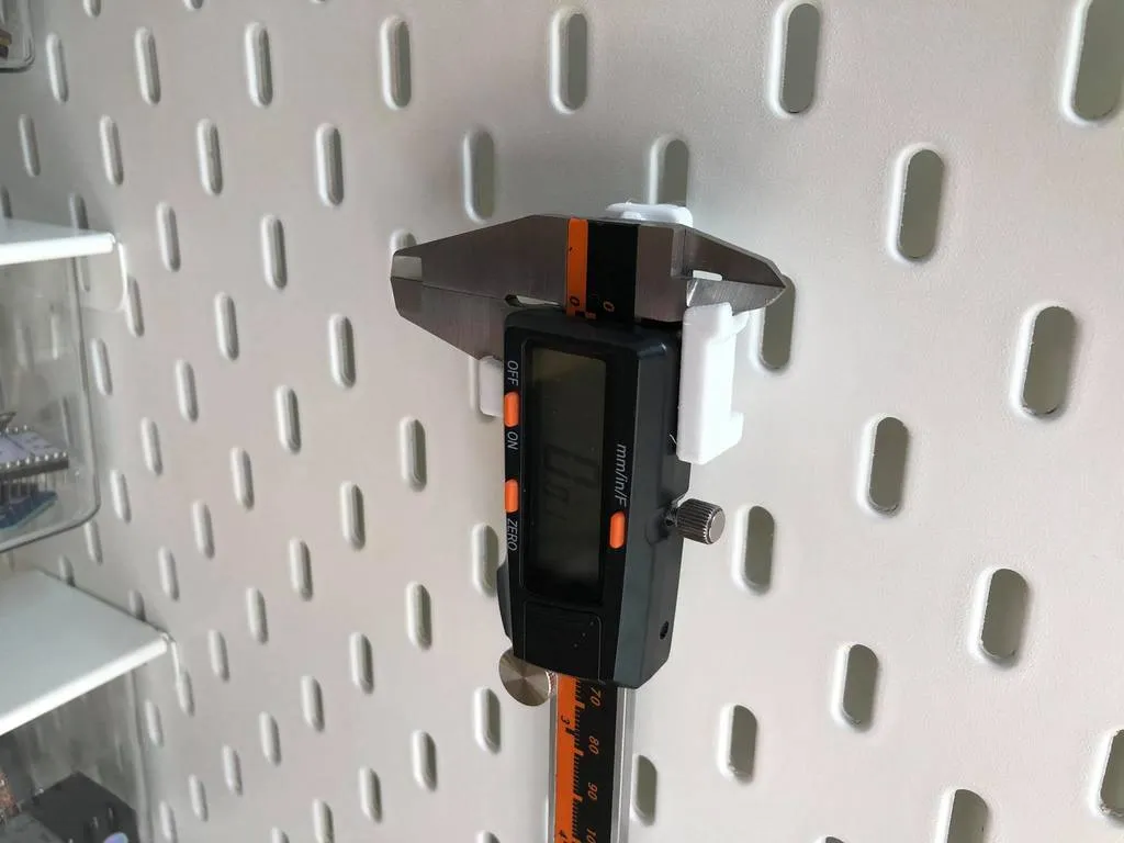 Giá đỡ thước kẹp kỹ thuật số cho bảng treo IKEA Skadis