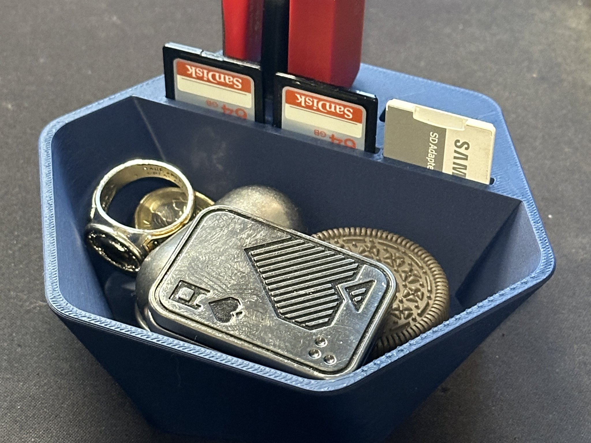 Bát đựng USB và thẻ SD cho tổ chức văn phòng