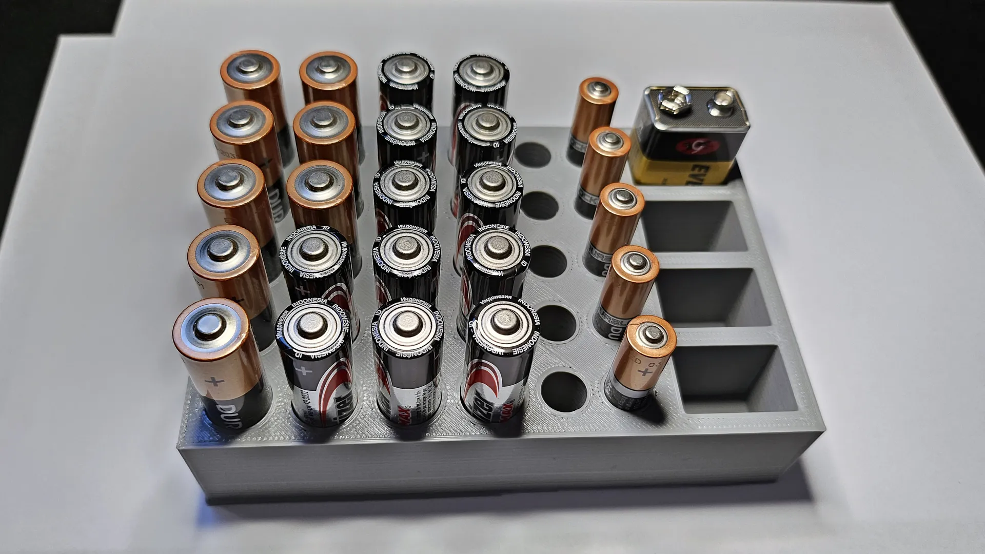 Giá đỡ pin đơn giản cho 20 pin AA, 10 pin AAA và 4 pin 9V