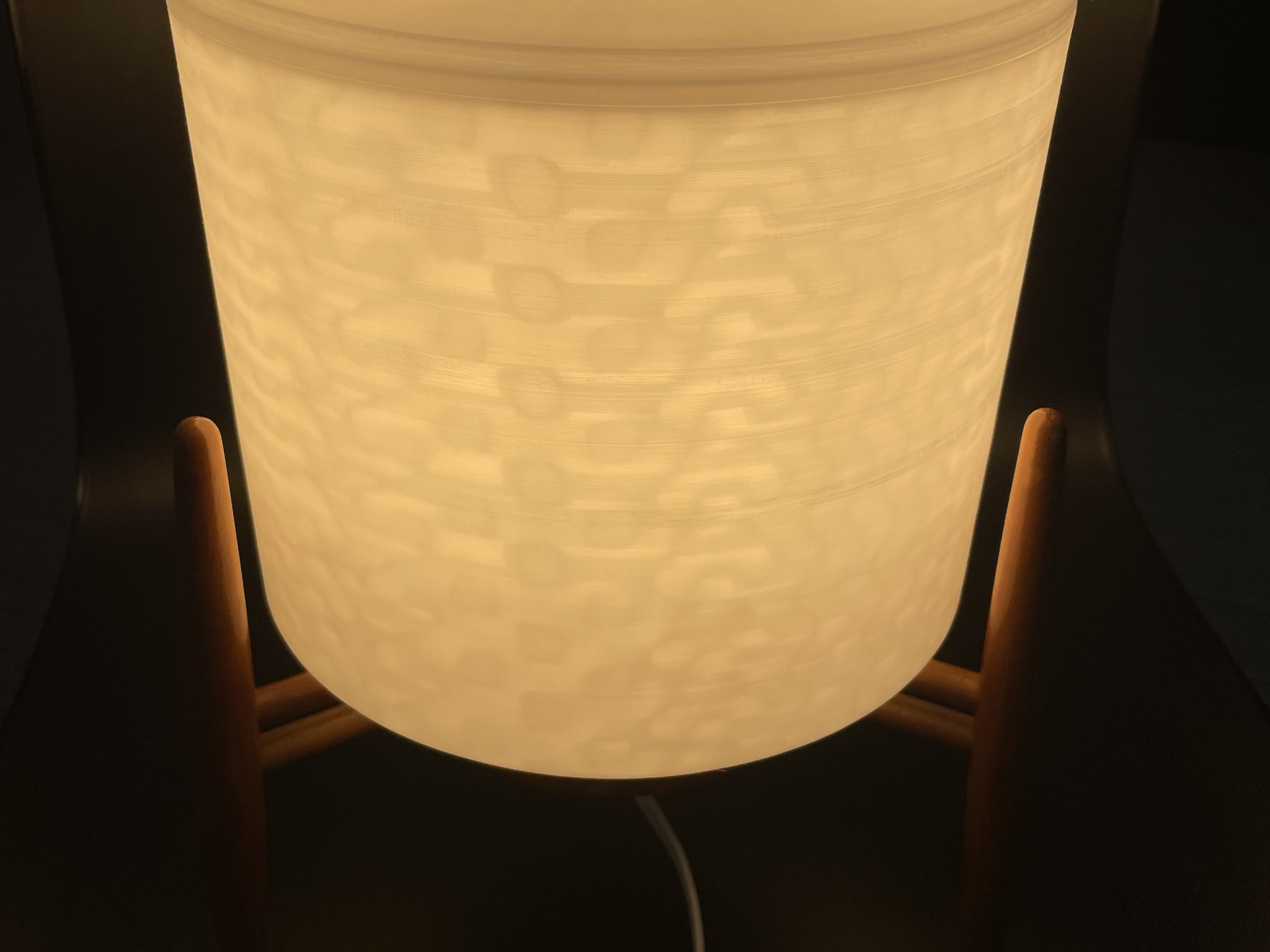 Thay thế chao đèn bàn cũ đường kính 20 cm