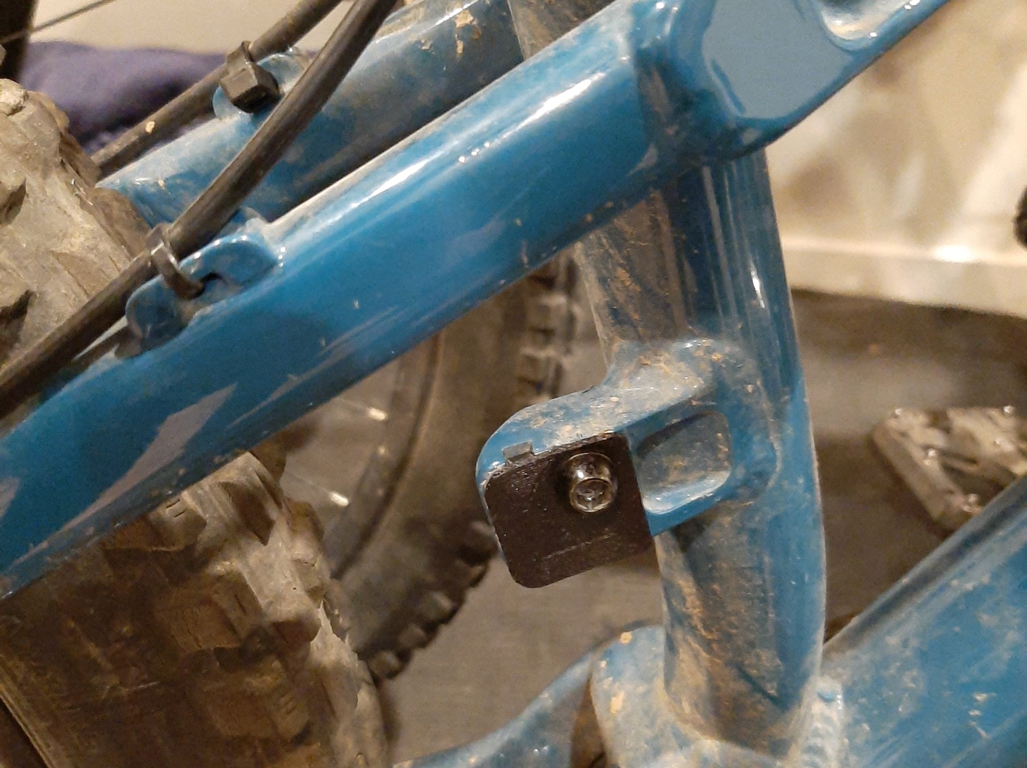 Nắp che cho bộ chuyển số trước gắn trực tiếp