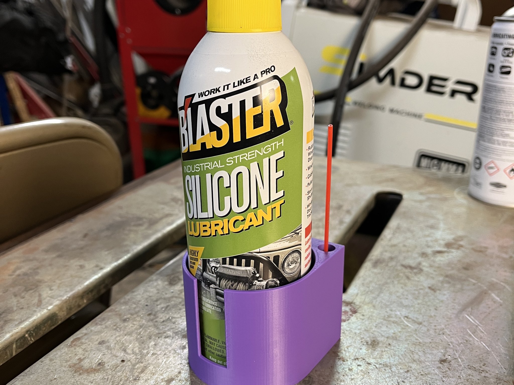 Giá đỡ lon đơn treo tường tiện lợi