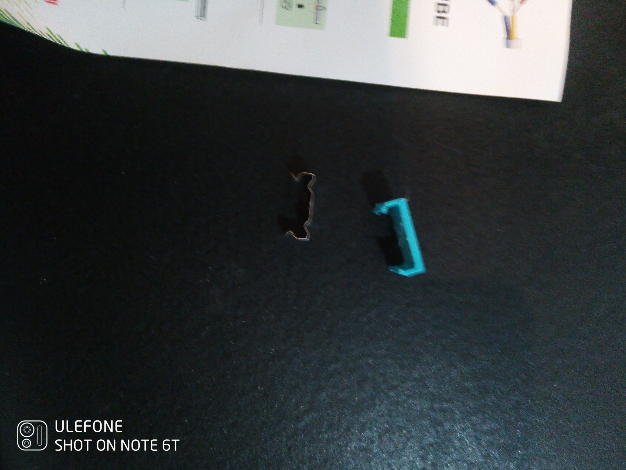 Kẹp gắn đèn LED dải 4ft chắc chắn hơn