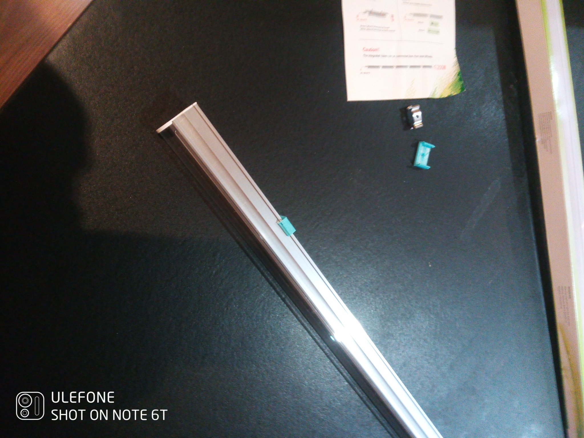 Kẹp gắn đèn LED dải 4ft chắc chắn hơn