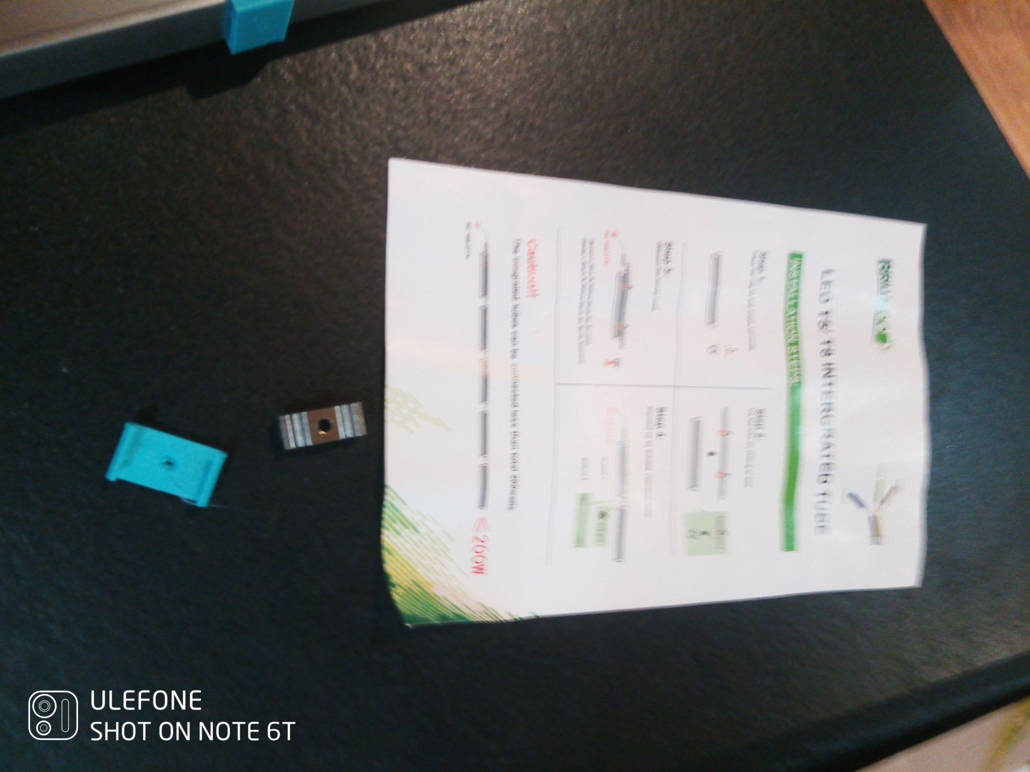 Kẹp gắn đèn LED dải 4ft chắc chắn hơn