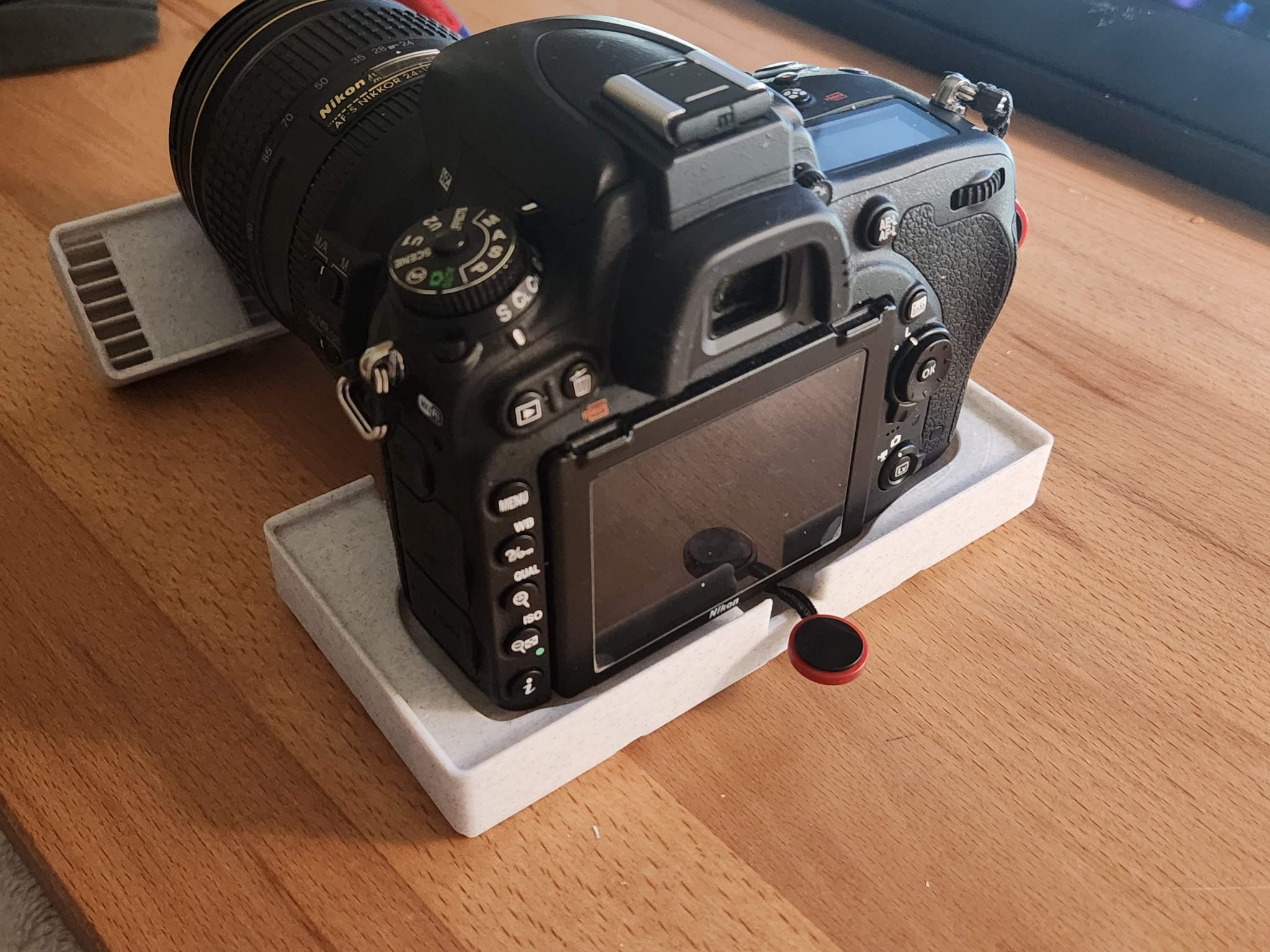 Giá đỡ Nikon D750 với khe cắm đế Arca Swiss