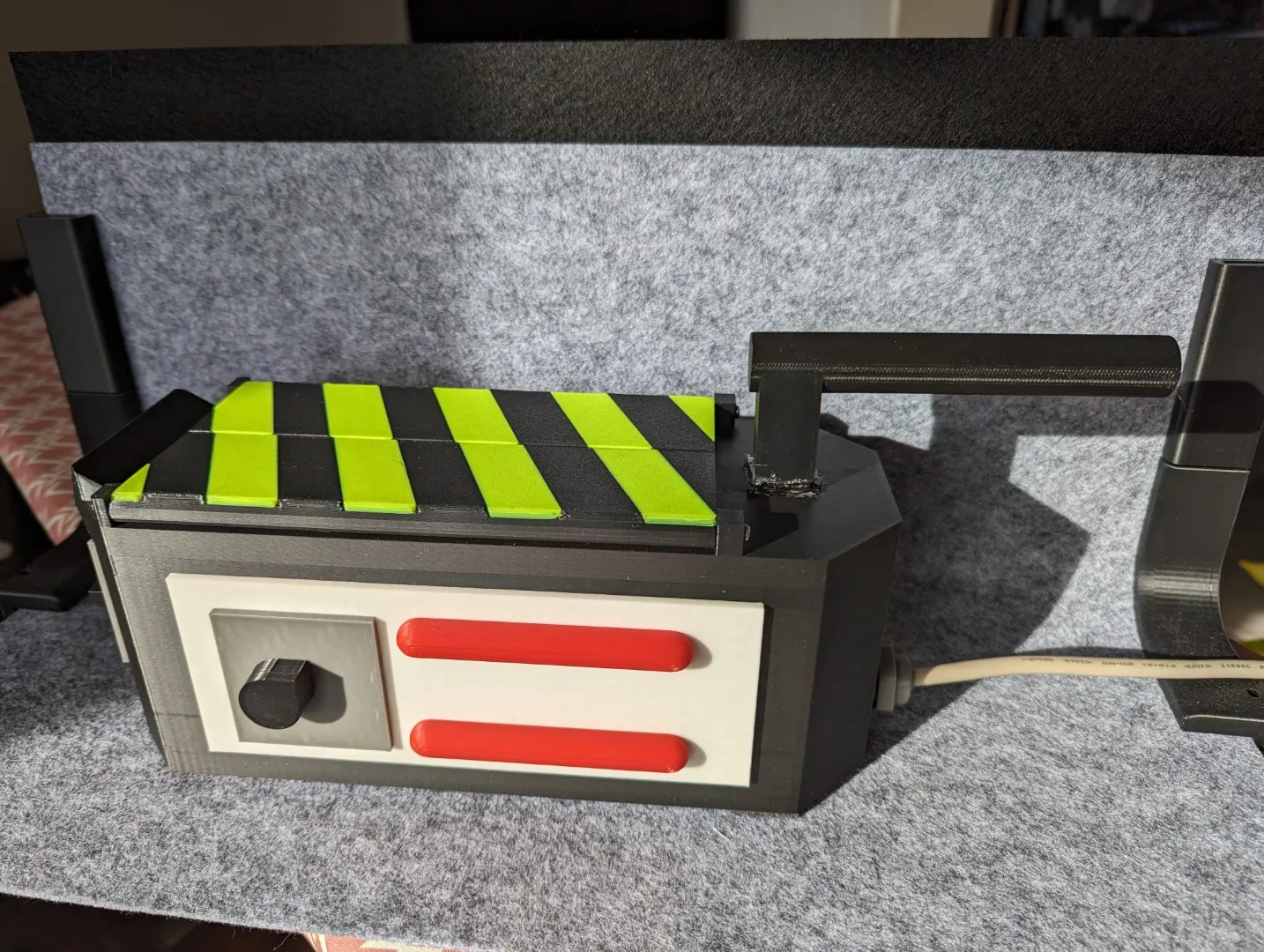 Bẫy ma màu sắc đa dạng đơn giản (AMS)