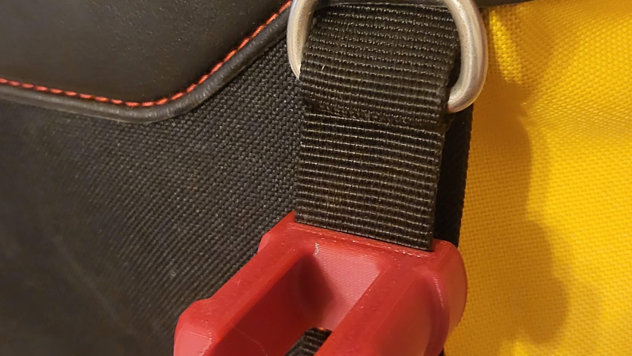 Kẹp Băng Keo Điện / Giữ Cho Hệ Thống MOLLE