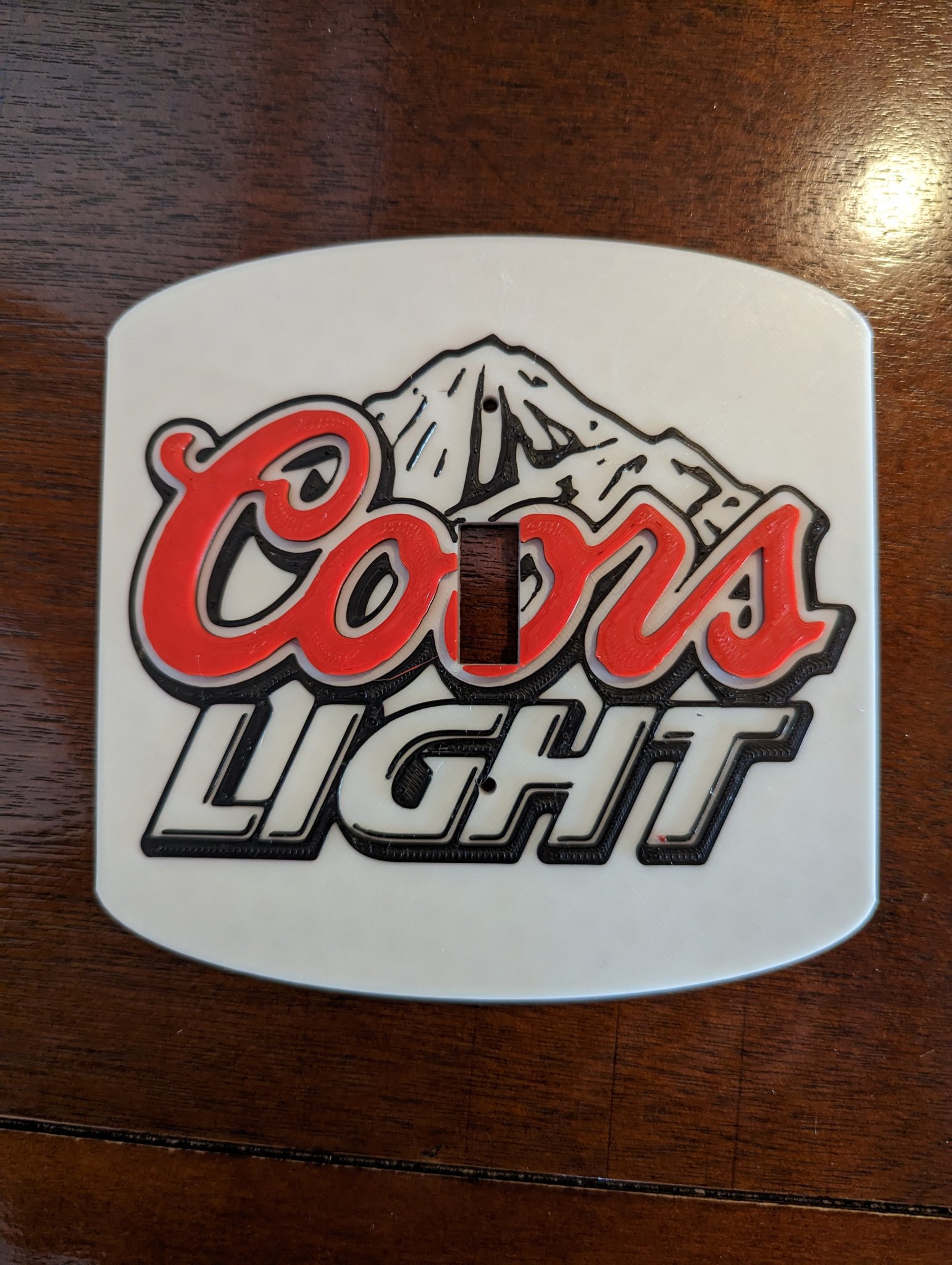 Biển hiệu Coors Light hoặc bảng công tắc đèn