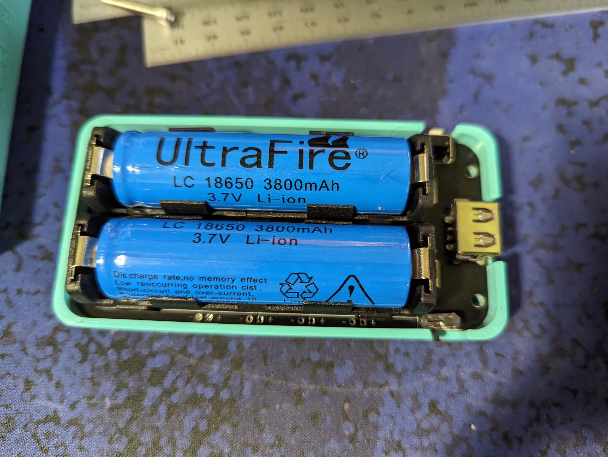 Vỏ bảo vệ cho pin sạc USB dual 18650