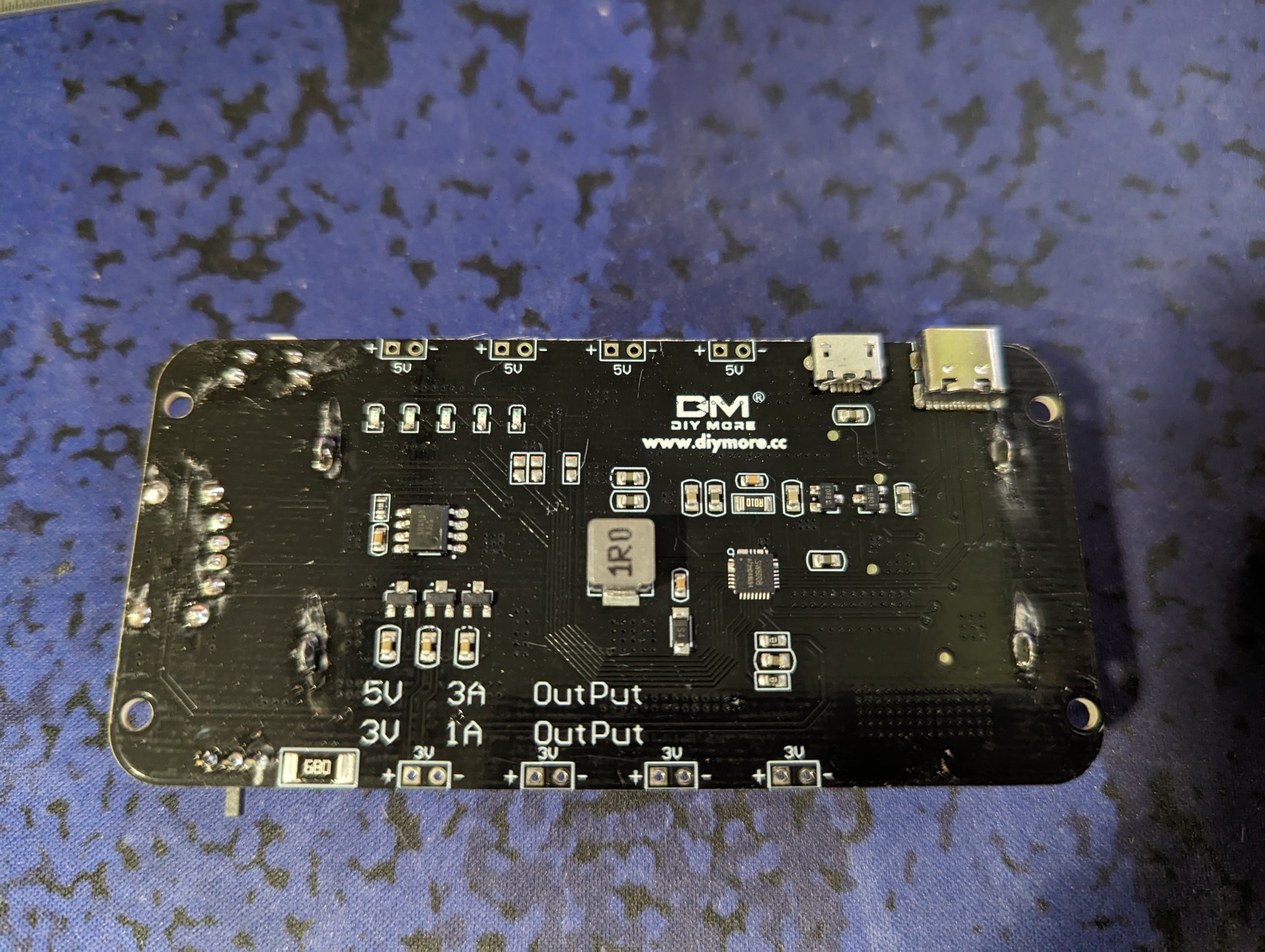 Vỏ bảo vệ cho pin sạc USB dual 18650