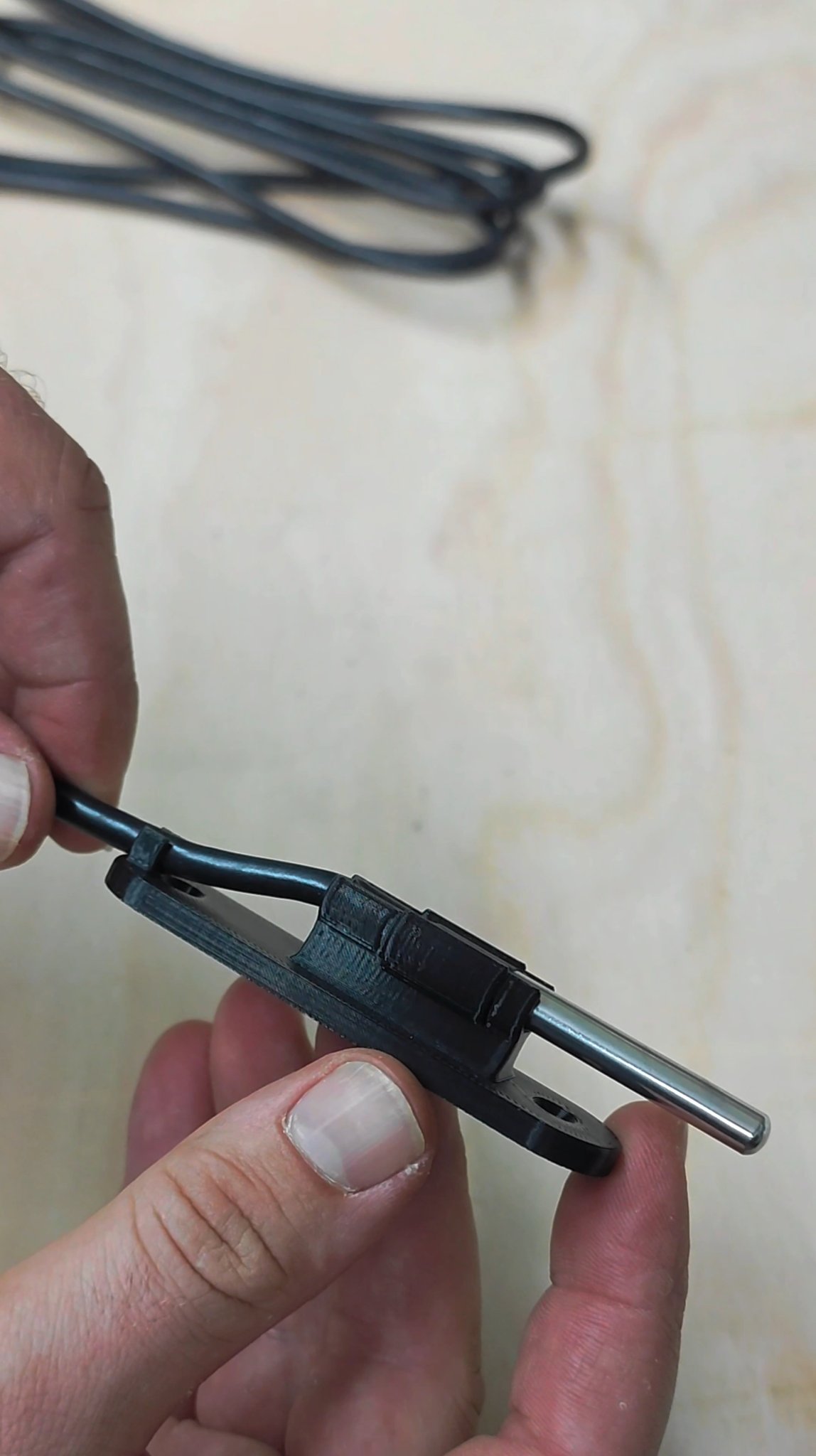 Giá đỡ cảm biến nhiệt độ DS18B20 với lỗ vít và đường d...