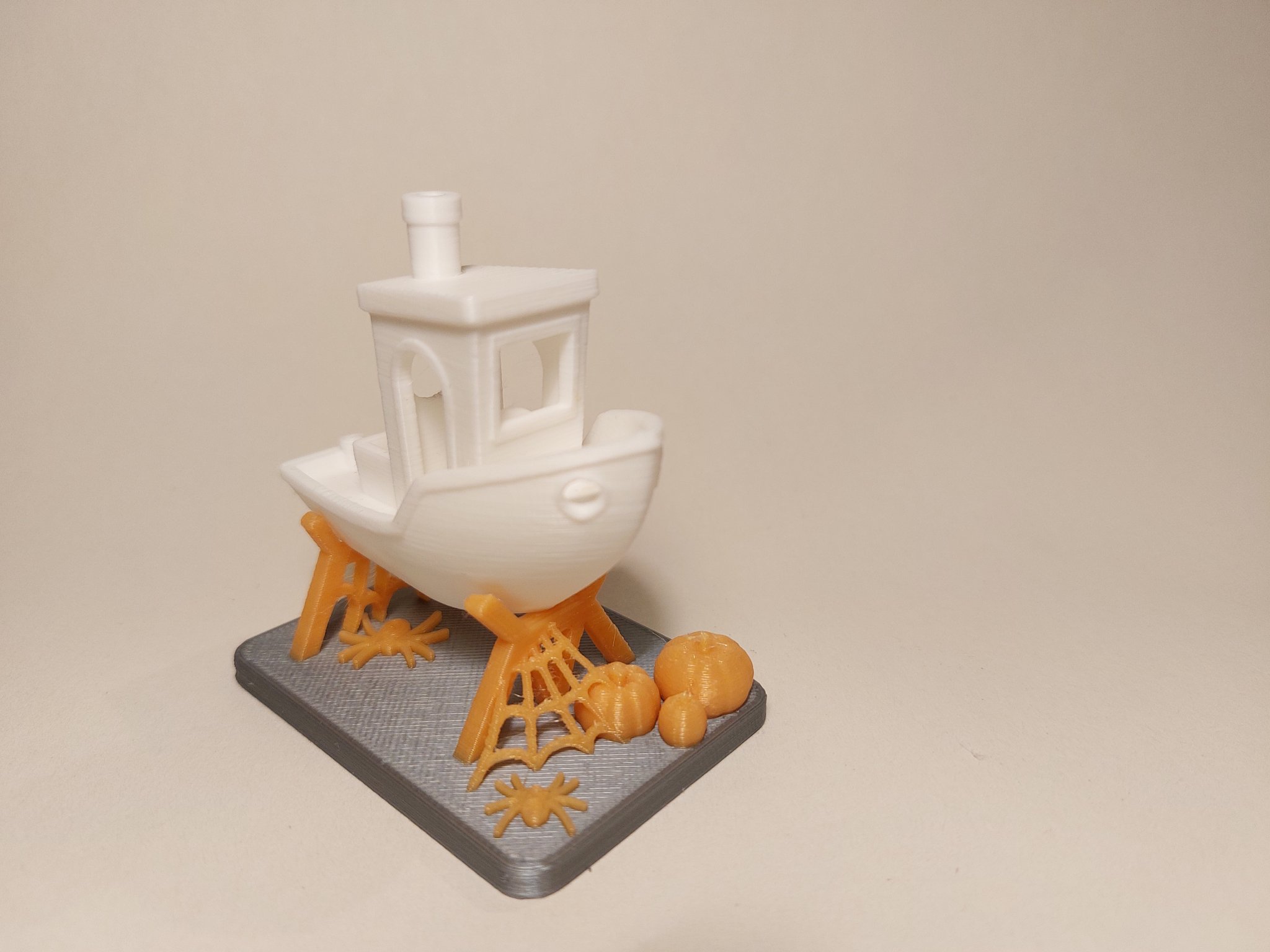 Banchy Dry Dock trang trí Halloween độc đáo