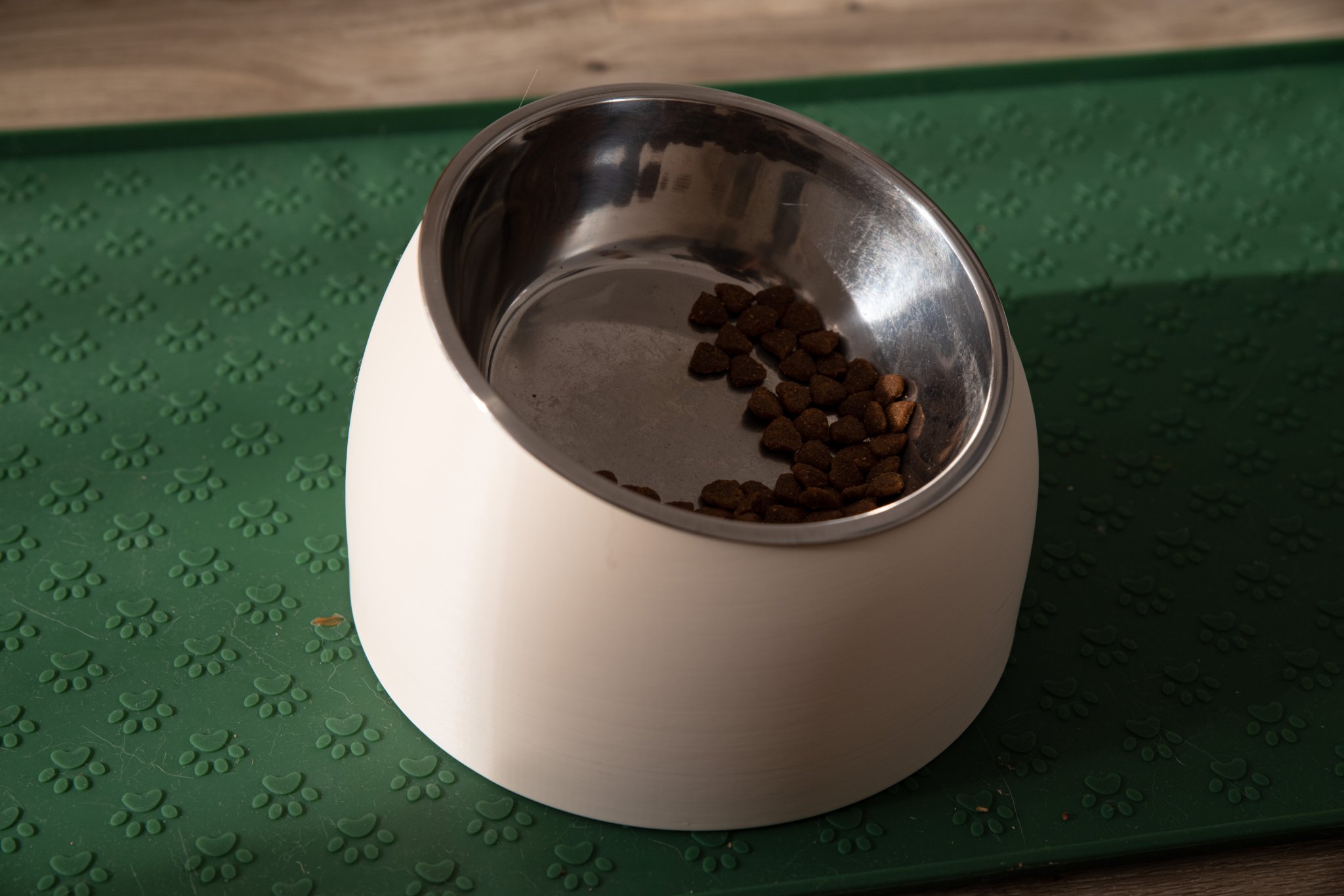 Chân Đế Tô Thức Ăn Cho Mèo Tối Giản, Công Thái Học