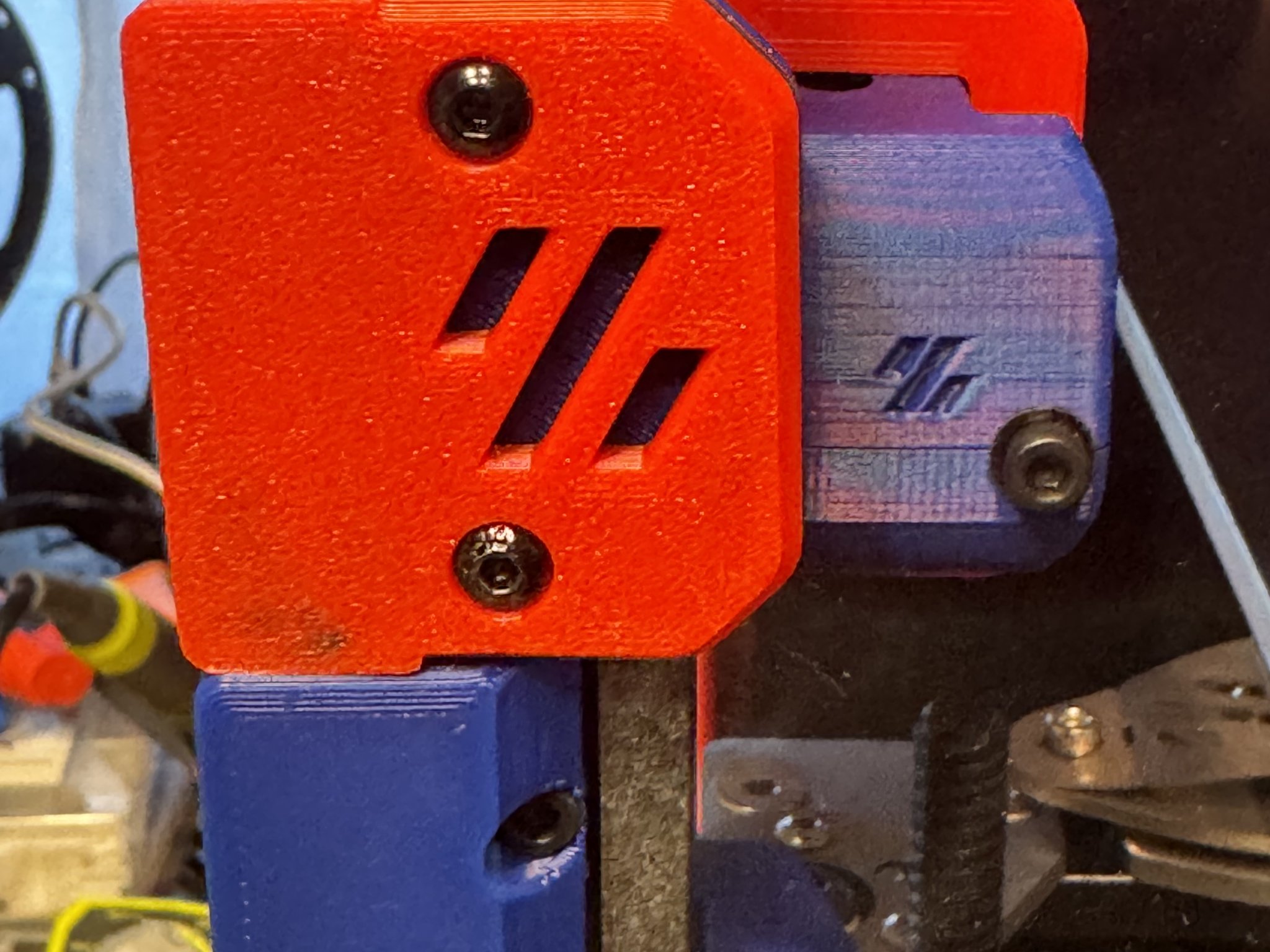 Biểu tượng Voron Lazy Clamping với logo được điều chỉnh