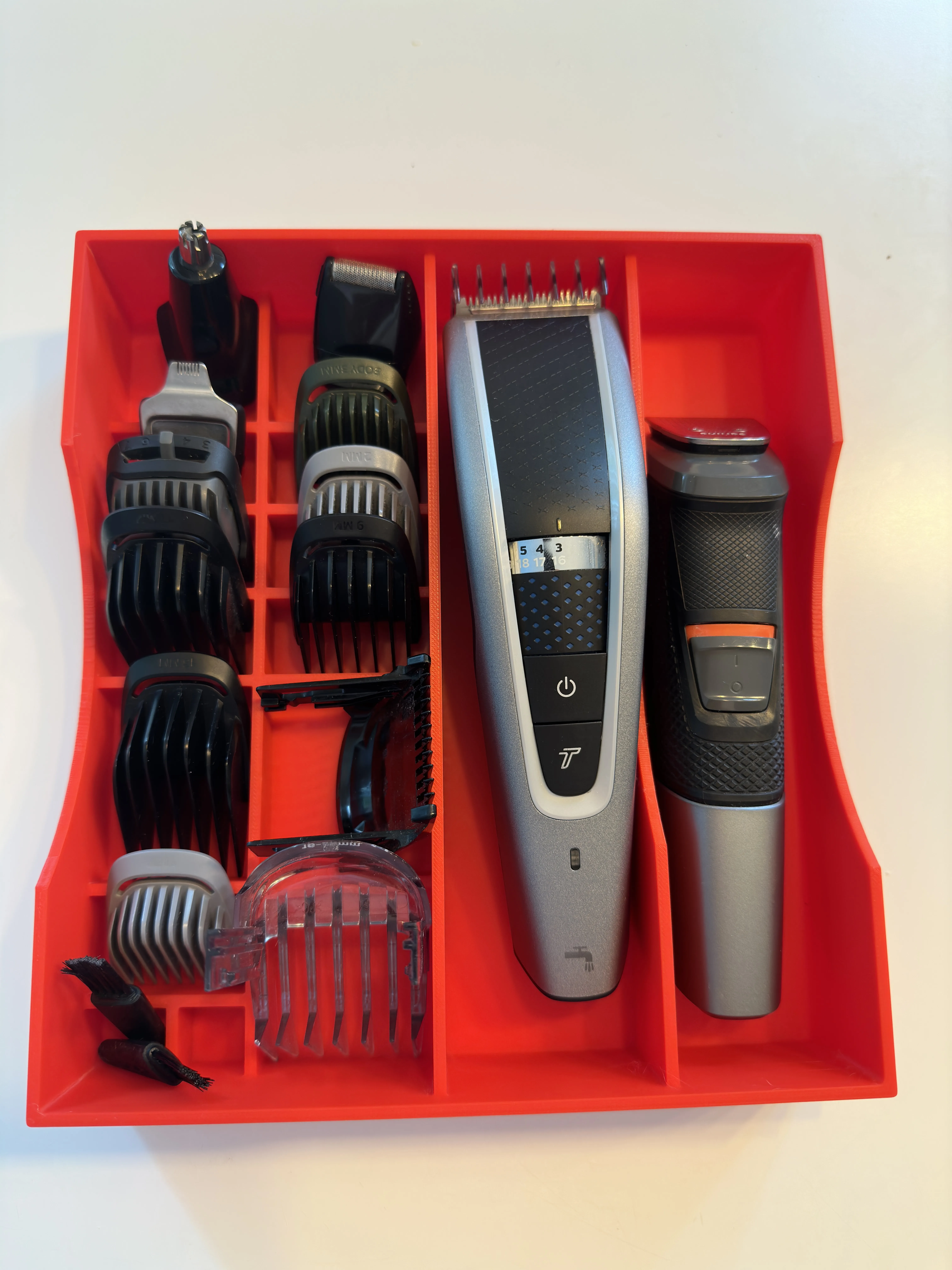 Khay tổ chức đồ dùng chắc chắn cho hai máy tỉa tóc