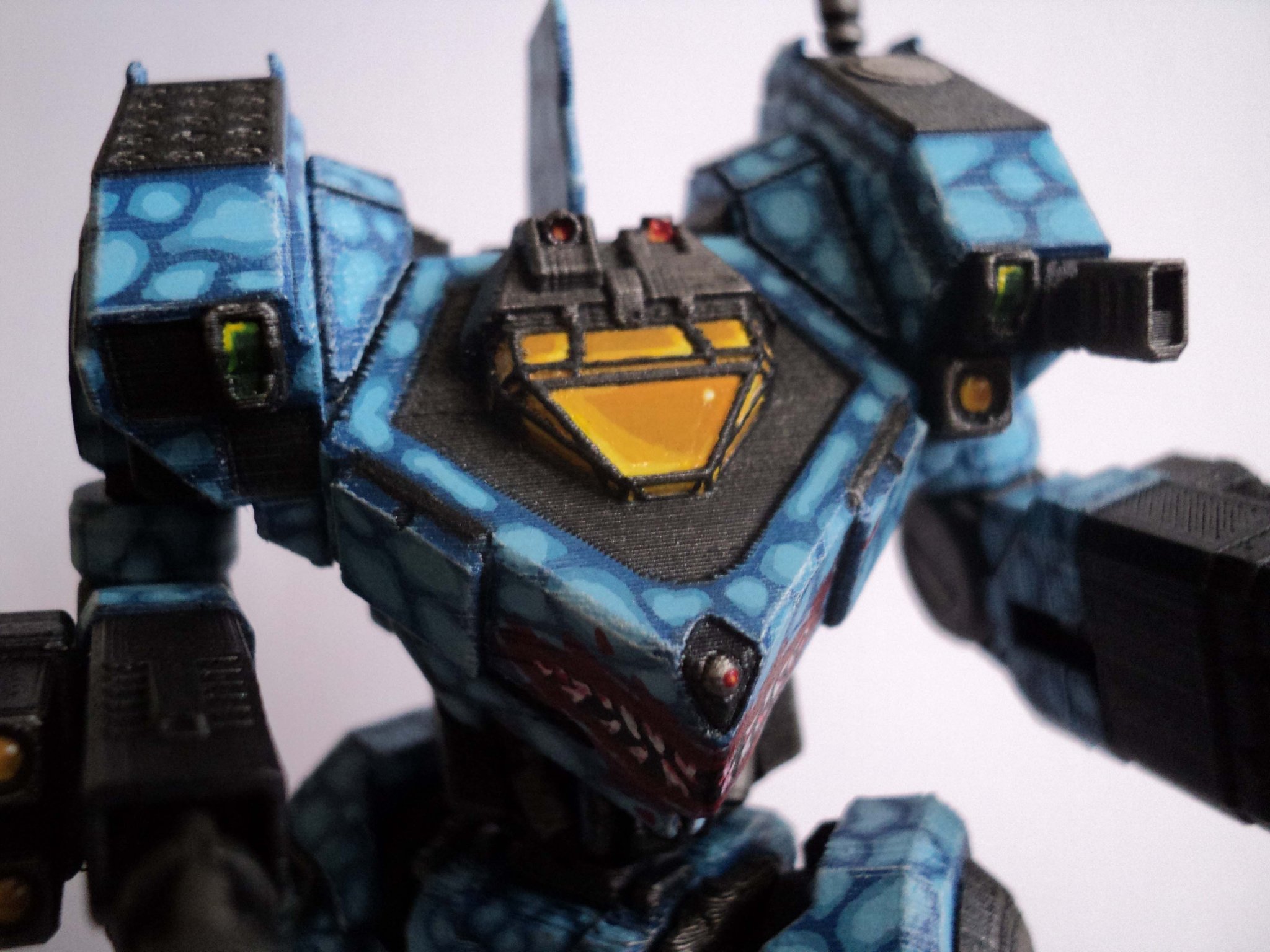 MechWarrior Online Huntsman 125mm với tùy chọn vũ khí đa dạng