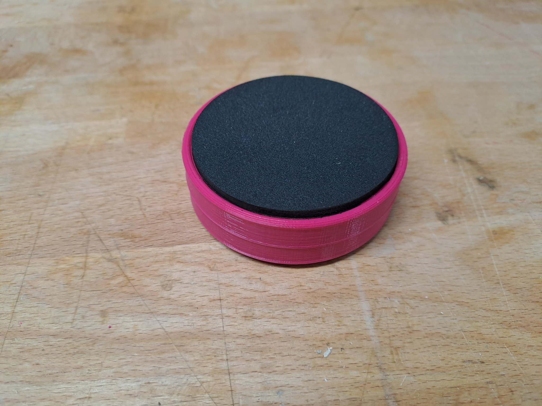 Giá đỡ bánh xe bàn đơn giản với lớp neoprene