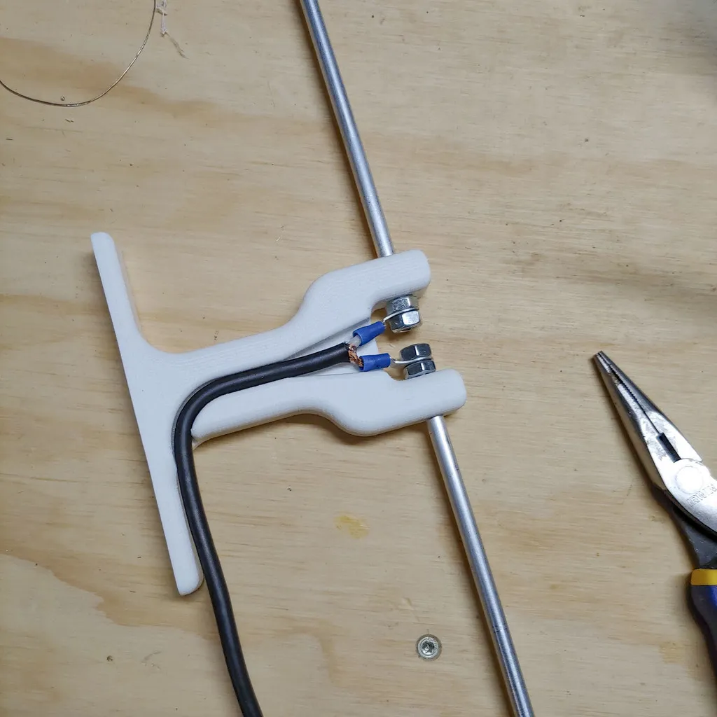 Giá đỡ ăng-ten dipole gắn cửa sổ