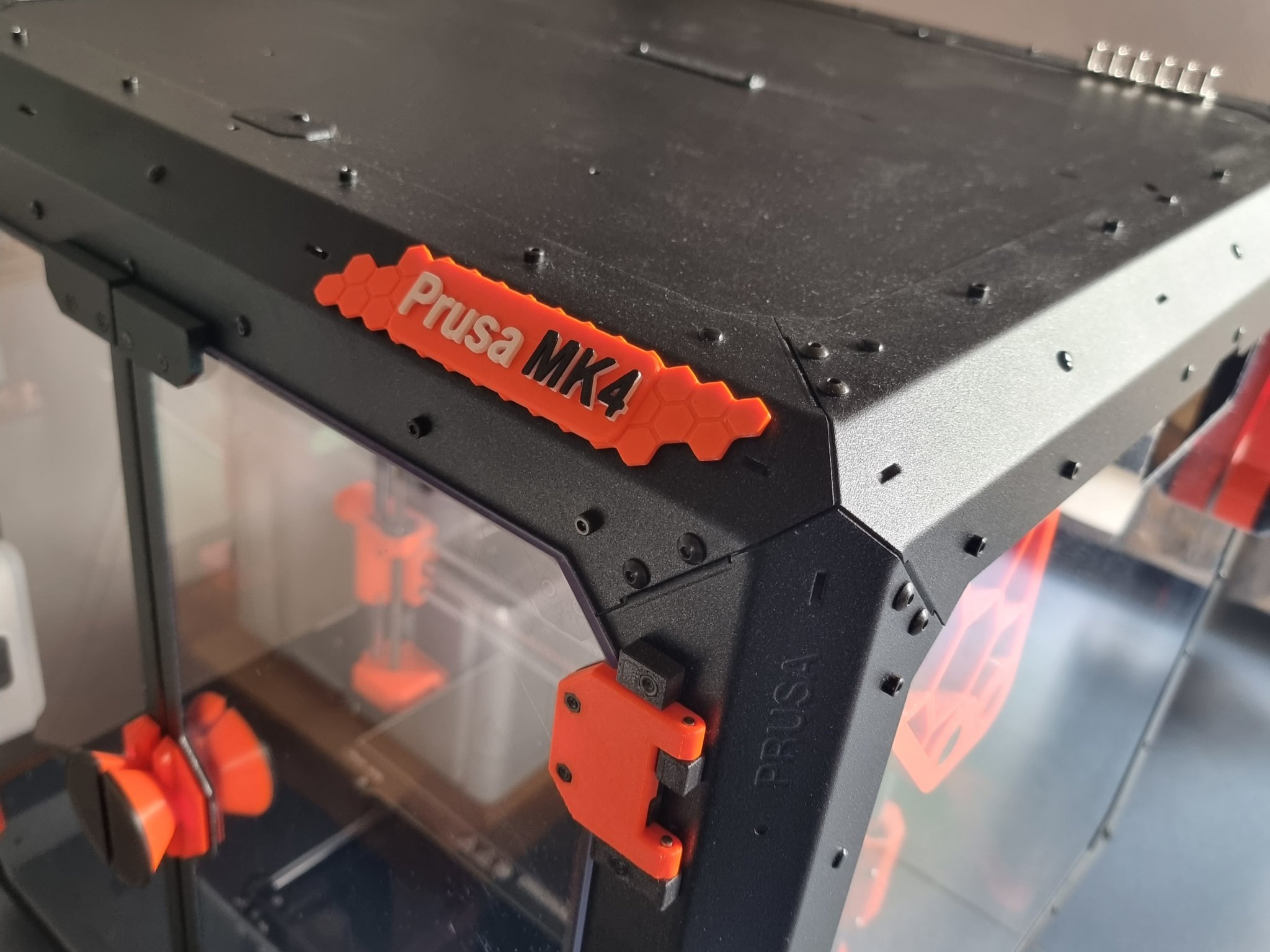 Biển tên Prusa MK4 thiết kế tổ ong