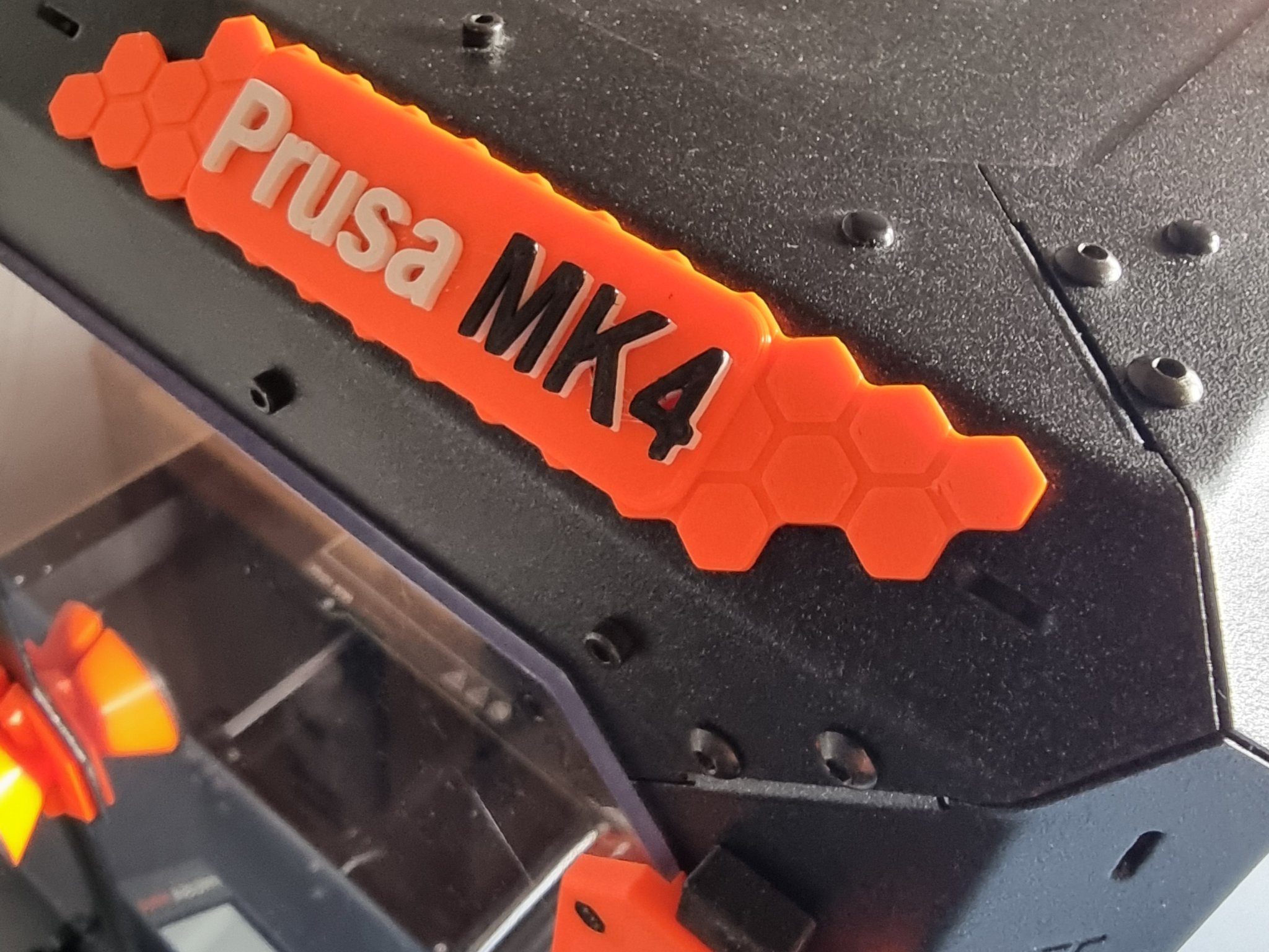 Biển tên Prusa MK4 thiết kế tổ ong