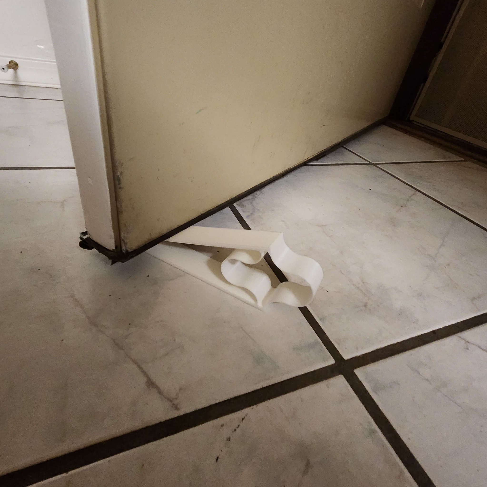 Cơ chế cửa chặn linh hoạt có khả năng tự điều chỉnh lực