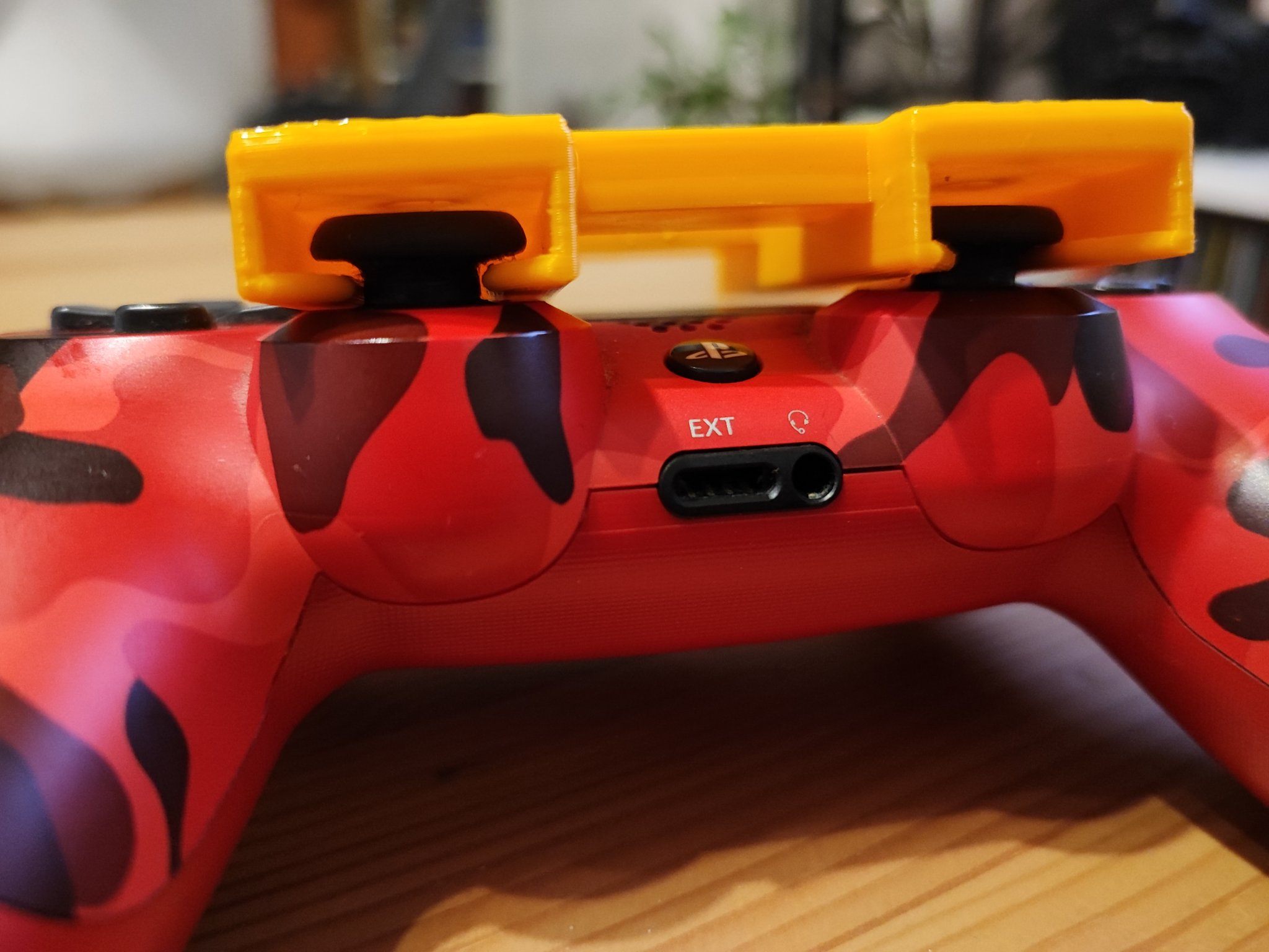 Giá Đỡ Tay Cầm PS4 Dualshock Gắn Dưới Bàn