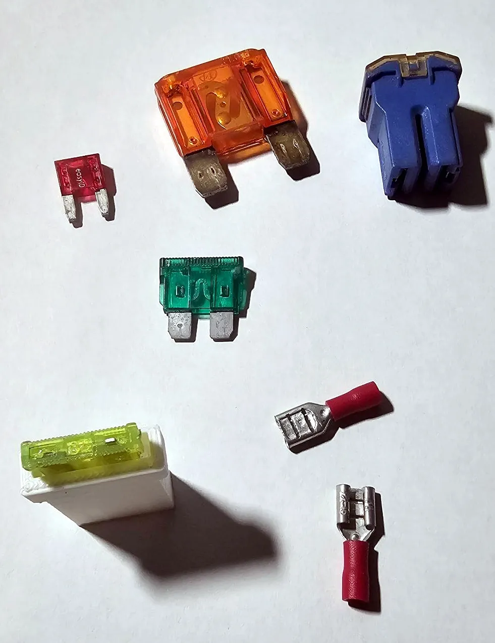 Giá đỡ cầu chì ATO với đầu nối spade cái