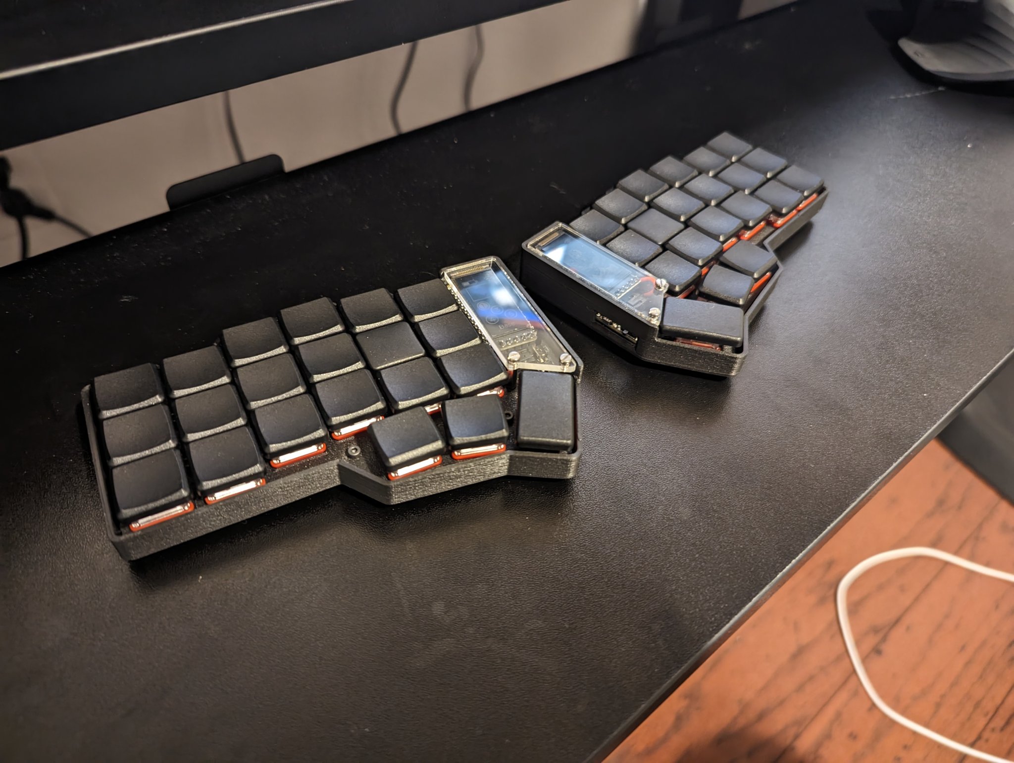 Vỏ và đế không dây Corne choc kiểu thấp