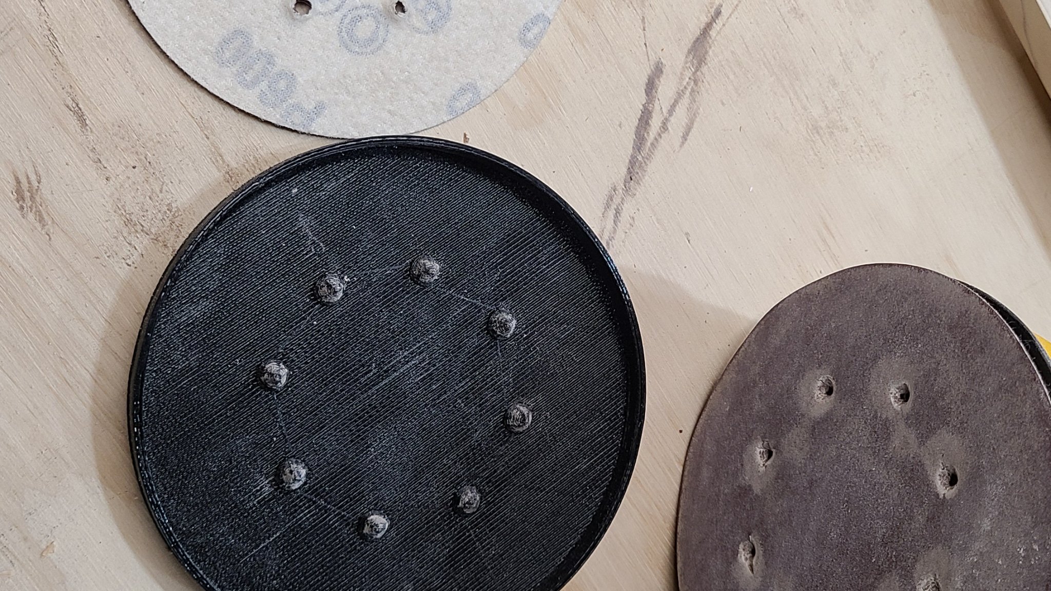 Mô hình khoan lỗ cho đĩa chà nhám 5 inch