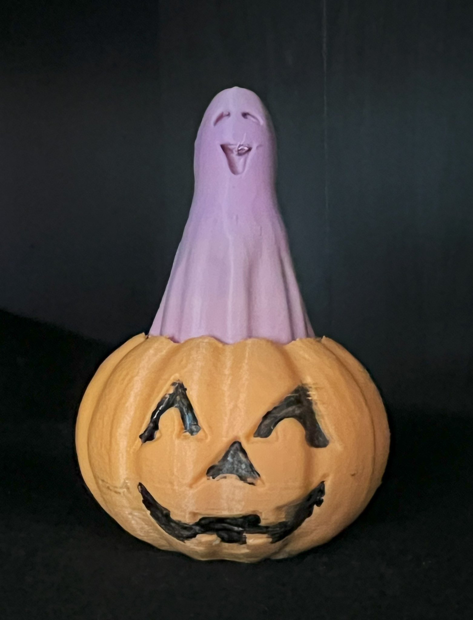 Ma vui vẻ trong quả bí ngô Jack O'Lantern