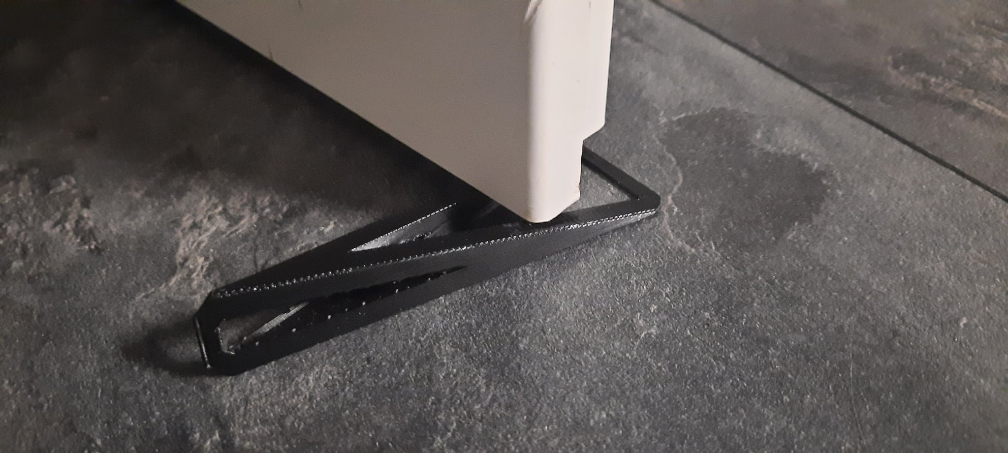 Giá đỡ cửa hình tam giác TRIstop thiết kế hiện đại