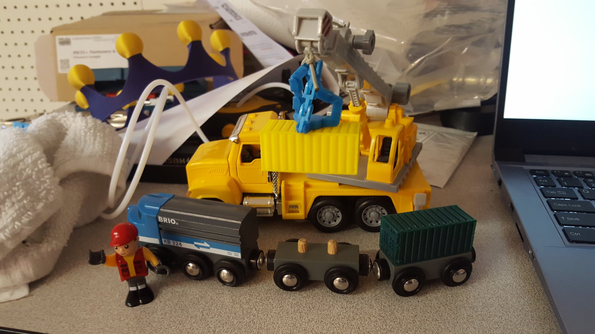 Hộp chứa từ tính tương thích với tàu BRIO