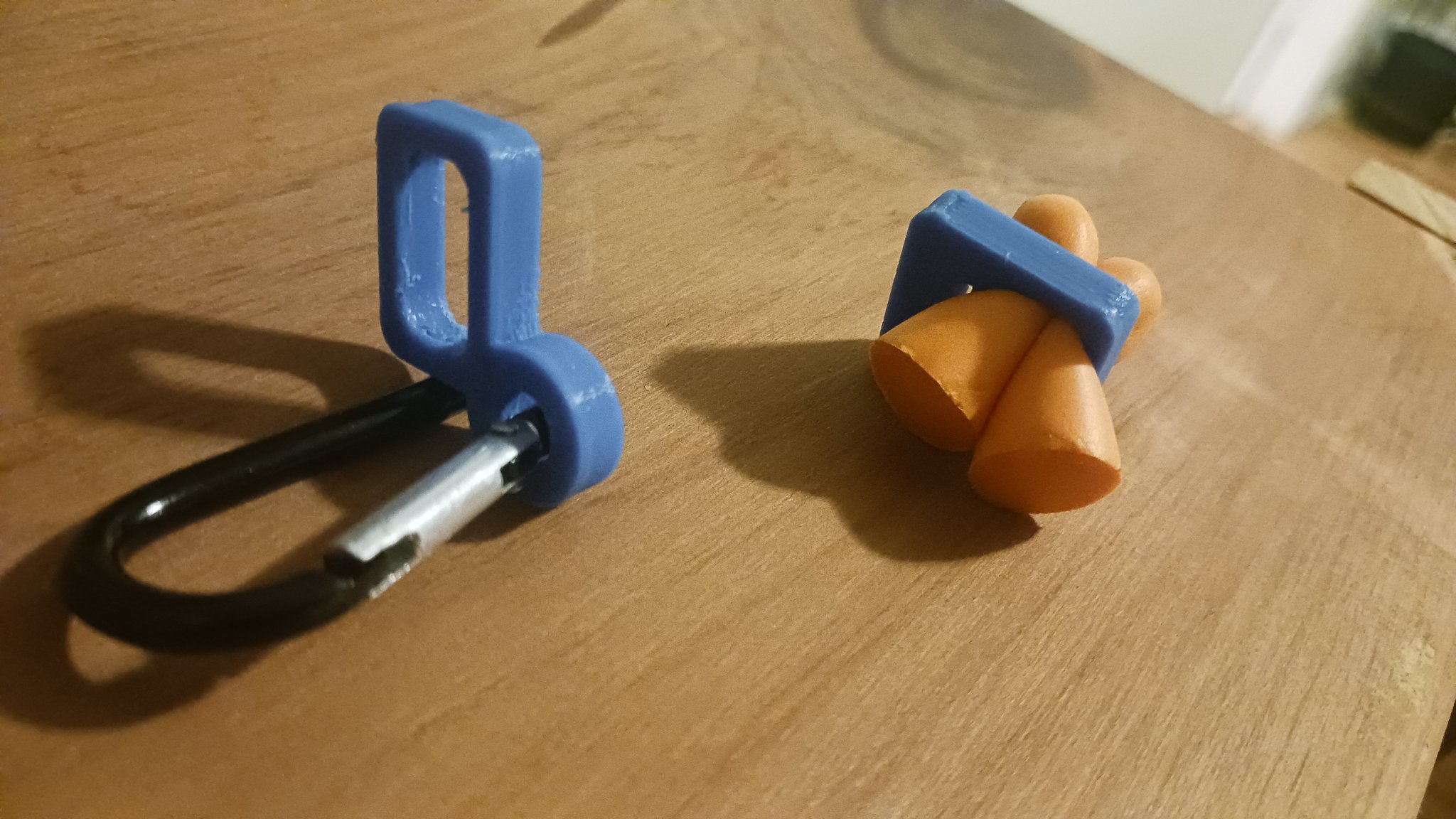 Giá đỡ tai nghe cho áo thun & phiên bản carabinier