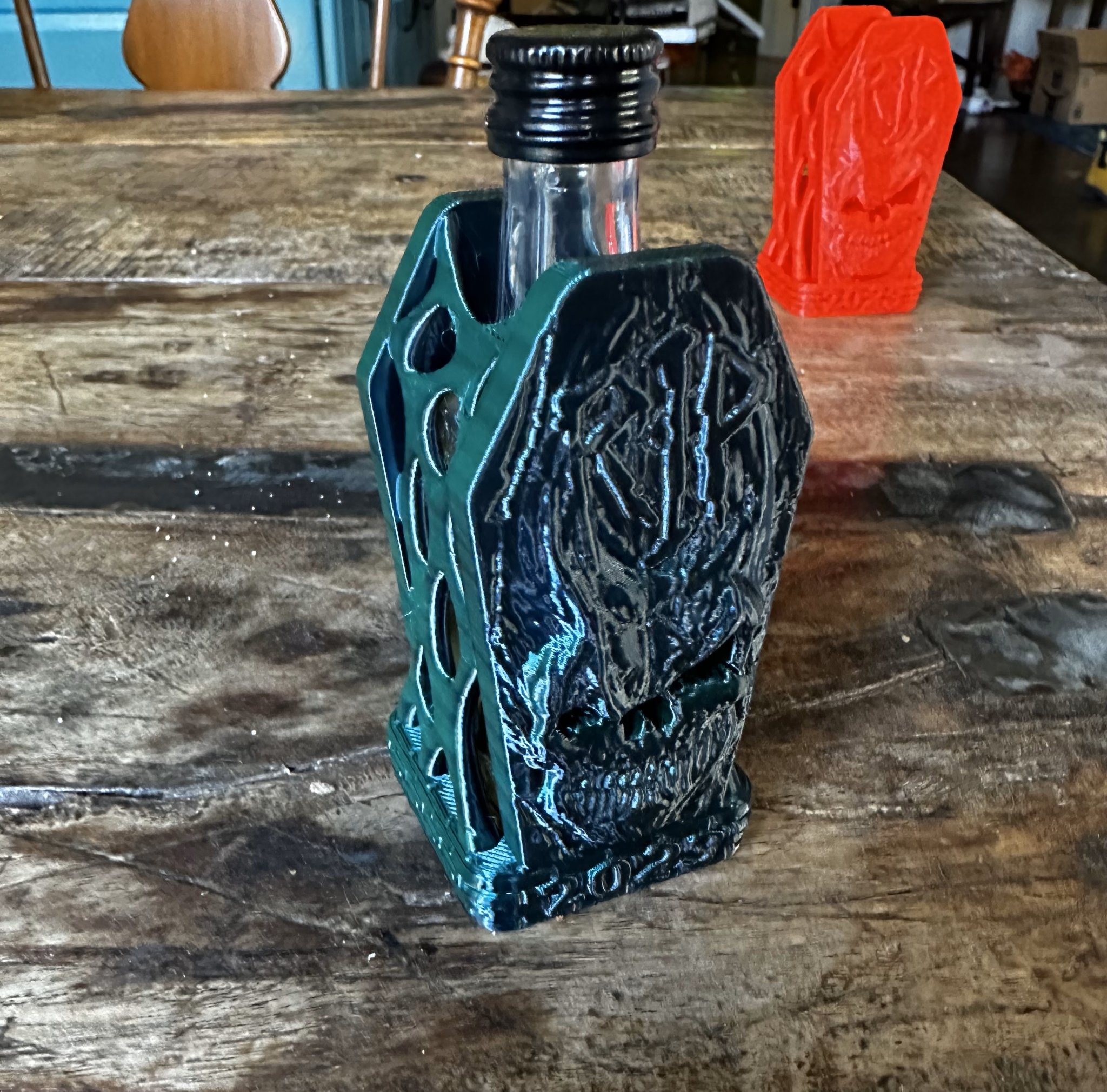 Mộ rượu Halloween 2023 với thiết kế độc đáo