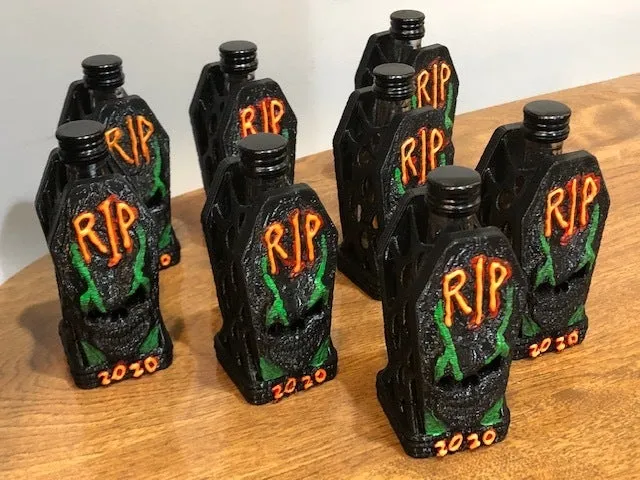 Mộ rượu Halloween 2023 với thiết kế độc đáo