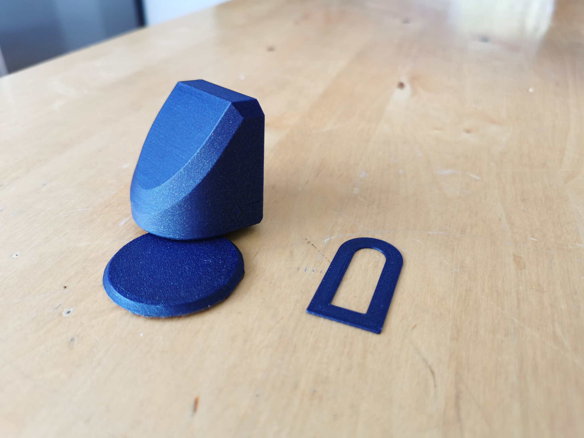 Giá đỡ cửa từ tính nhanh gọn và phong cách