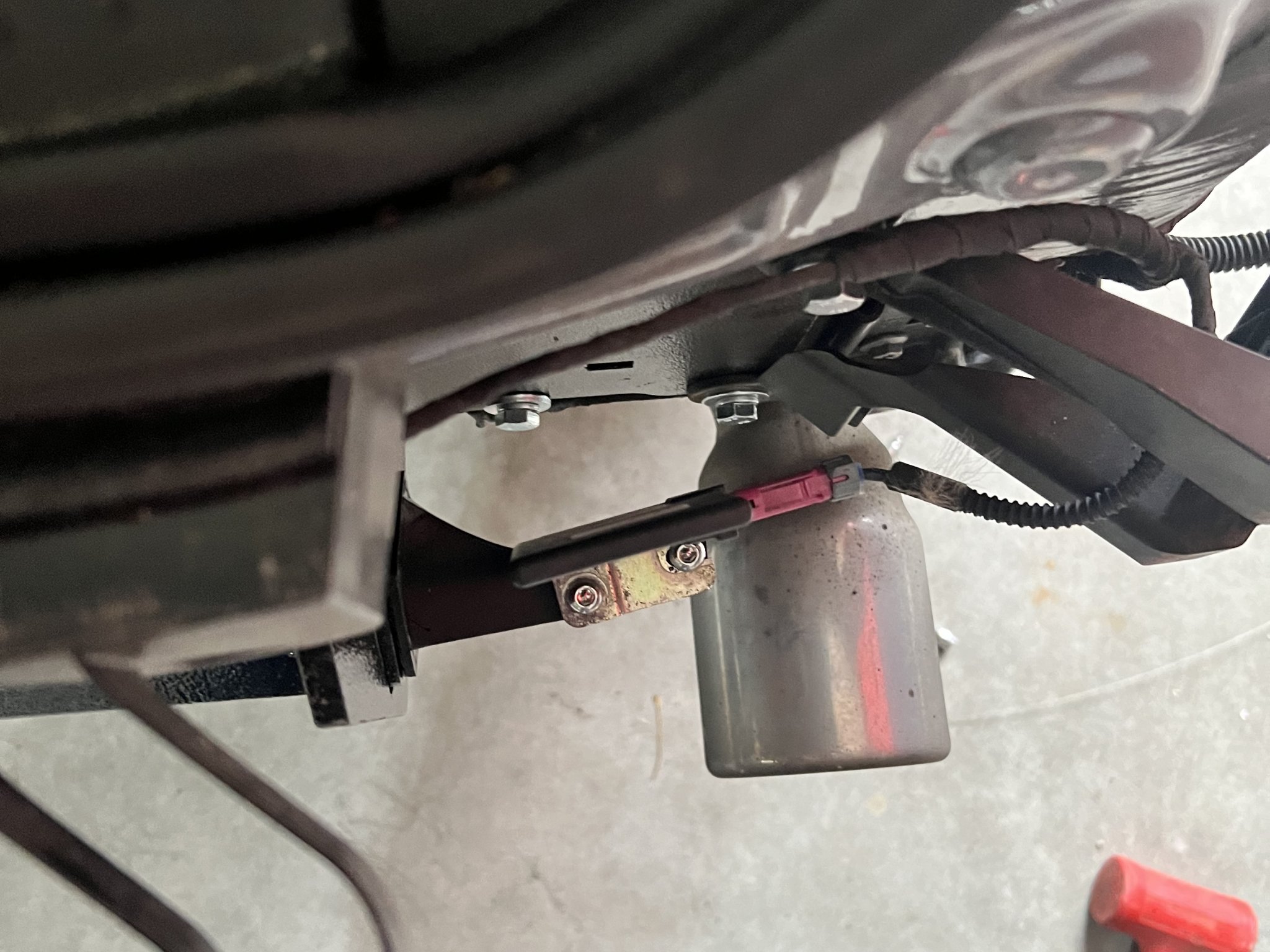 Giá đỡ ăng-ten radio cho Torklift EcoHitch VW MK8 GTI