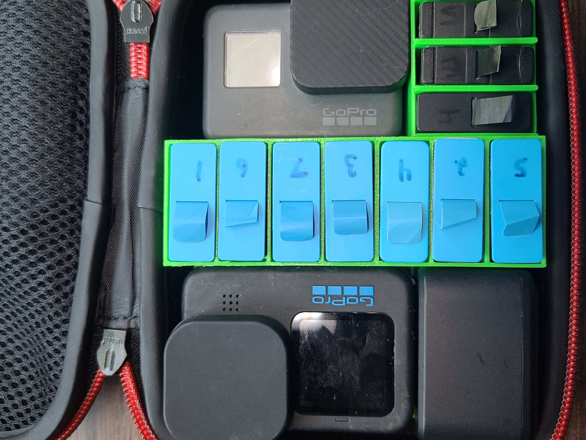 Giá đỡ và tổ chức pin cho camera GoPro 9, 10, 11 và 12