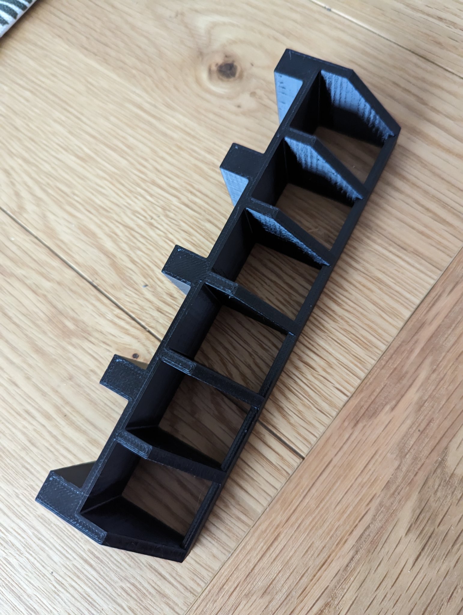 Kẹp/giá đỡ dụng cụ Euro cho bảng ghim 6 chỗ để đồ