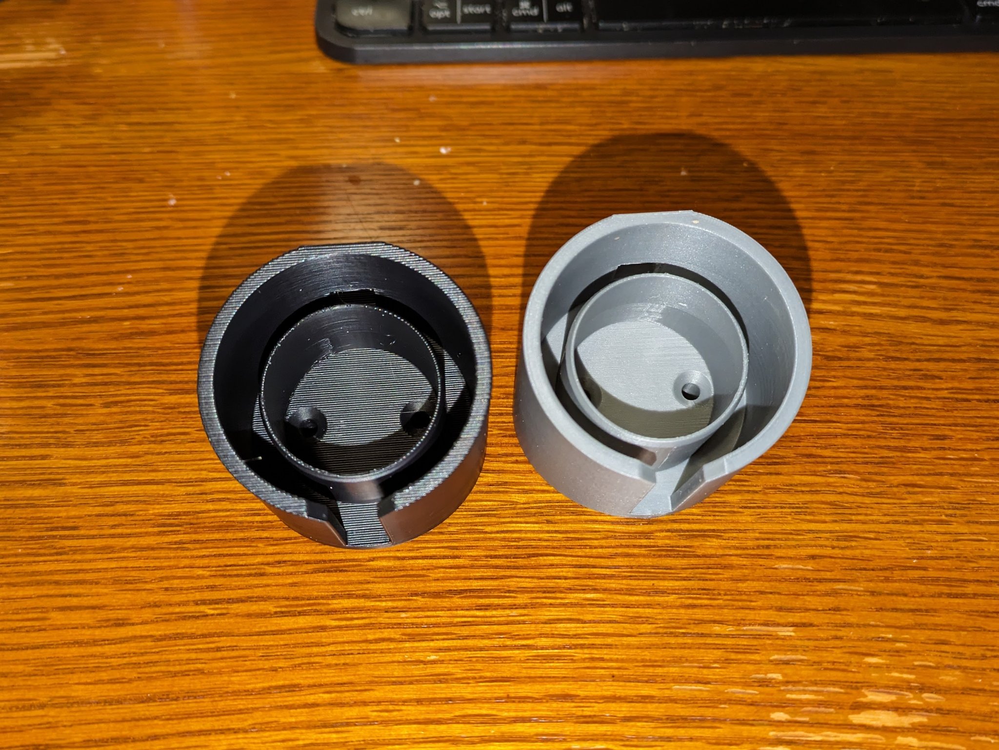 Giá đỡ J1772 giả lập với chốt giữ lớn hơn