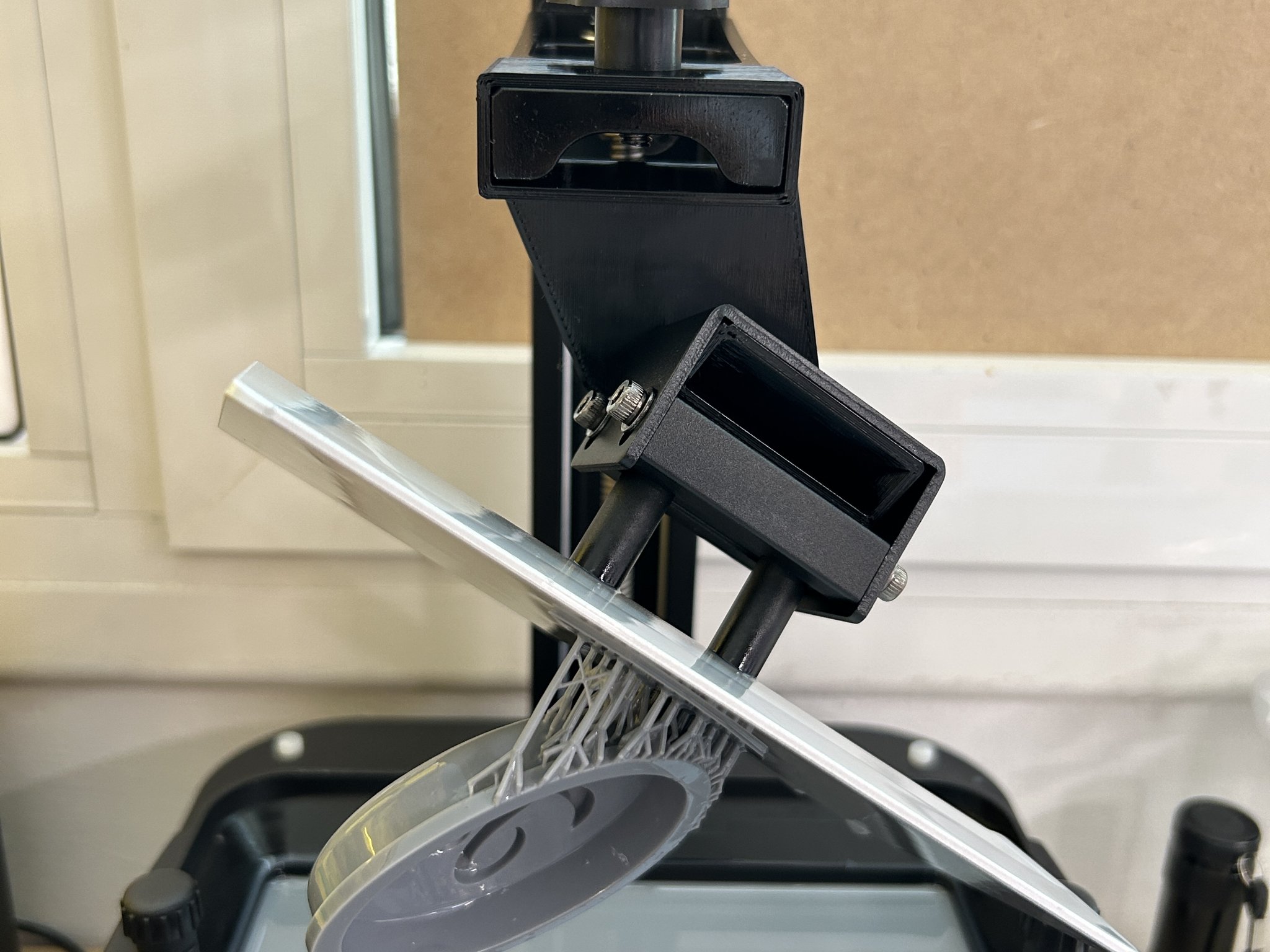 Giá đỡ thoát nhựa thừa cho Anycubic Photon Mono 2