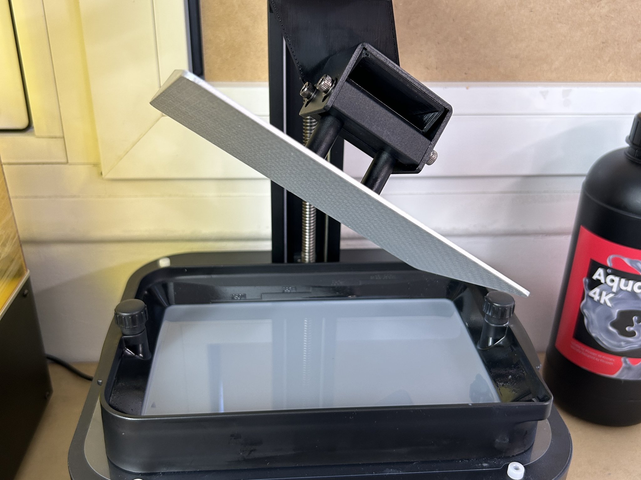 Giá đỡ thoát nhựa thừa cho Anycubic Photon Mono 2